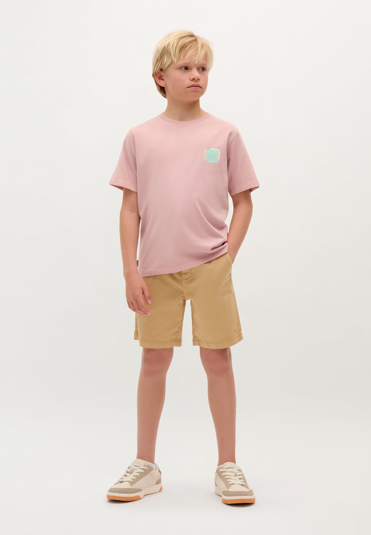 020525_mob_newin_boys_12