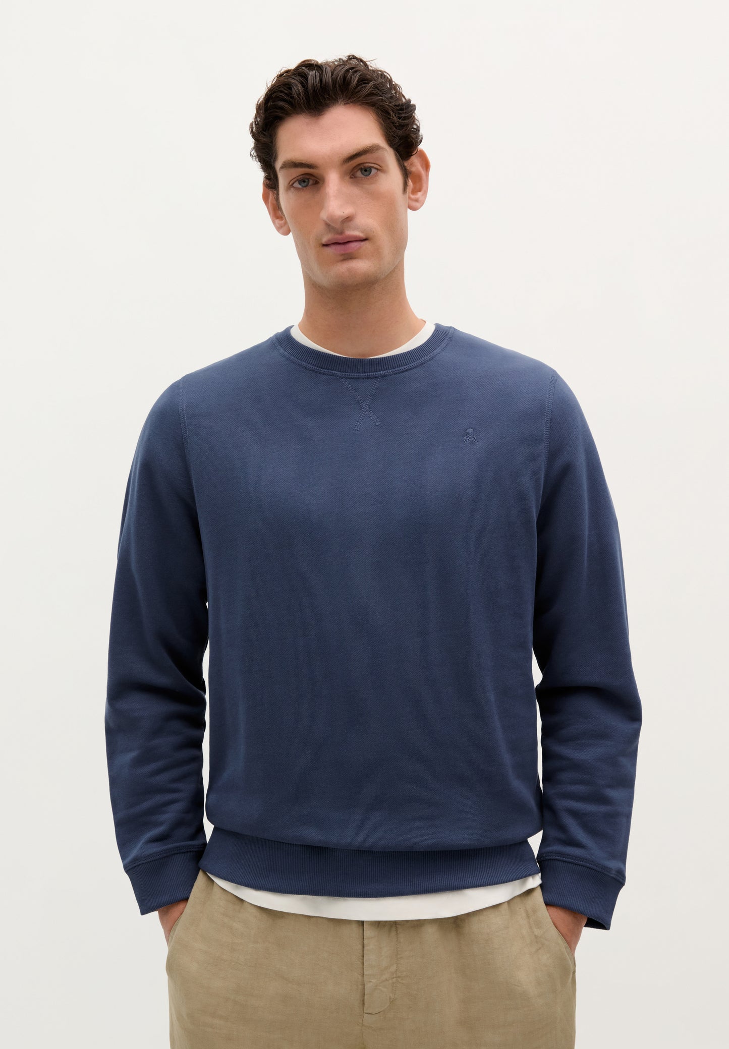 SUDADERA BÁSICA BORDADA CONTRASTE