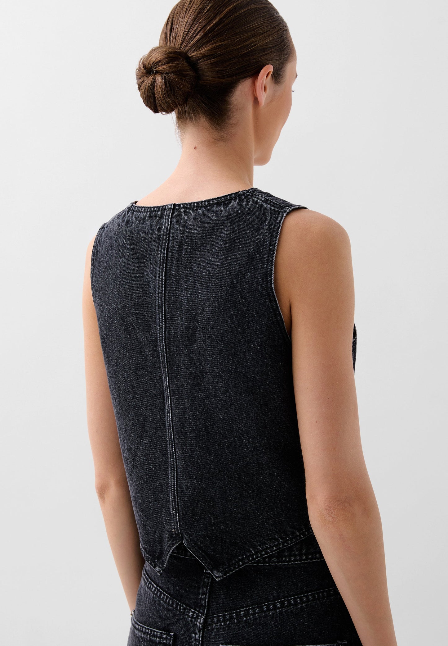 CHALECO DENIM ONDAS TACHUELAS