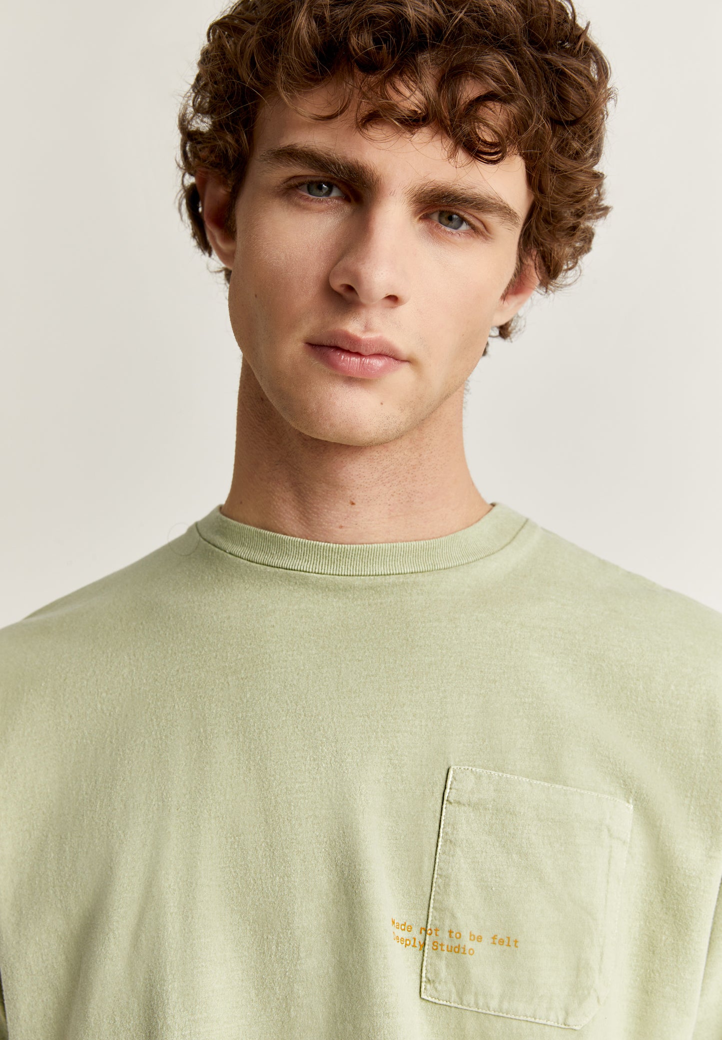 DEEPLY | CAMISETA BOLSILLO