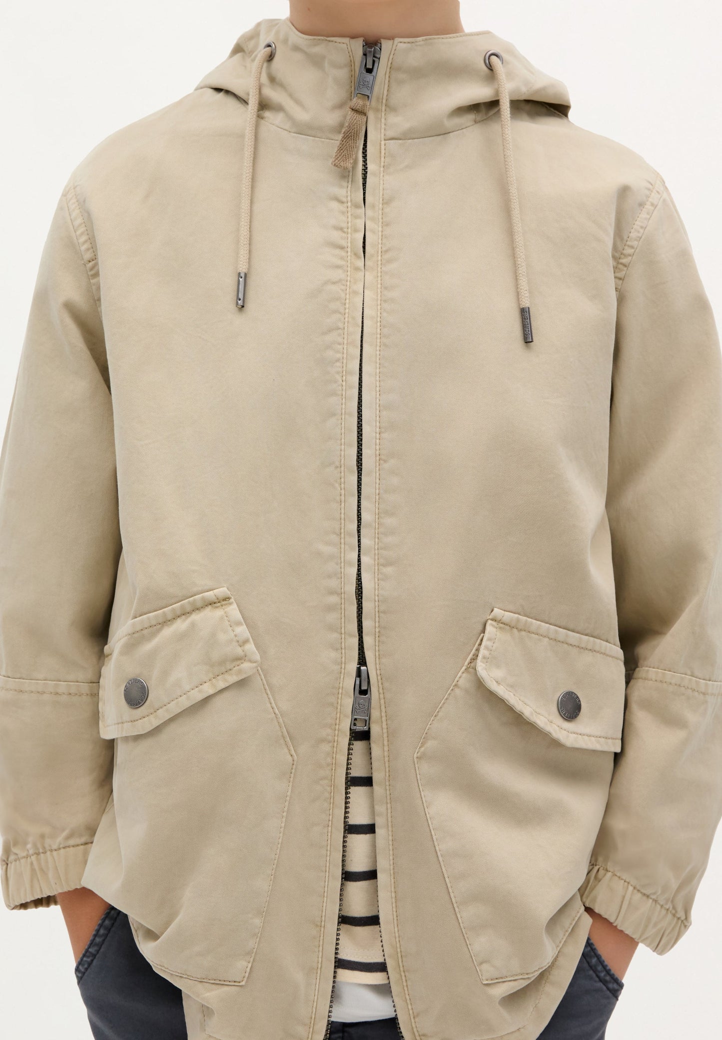 PARKA LIGERA CAPUCHA