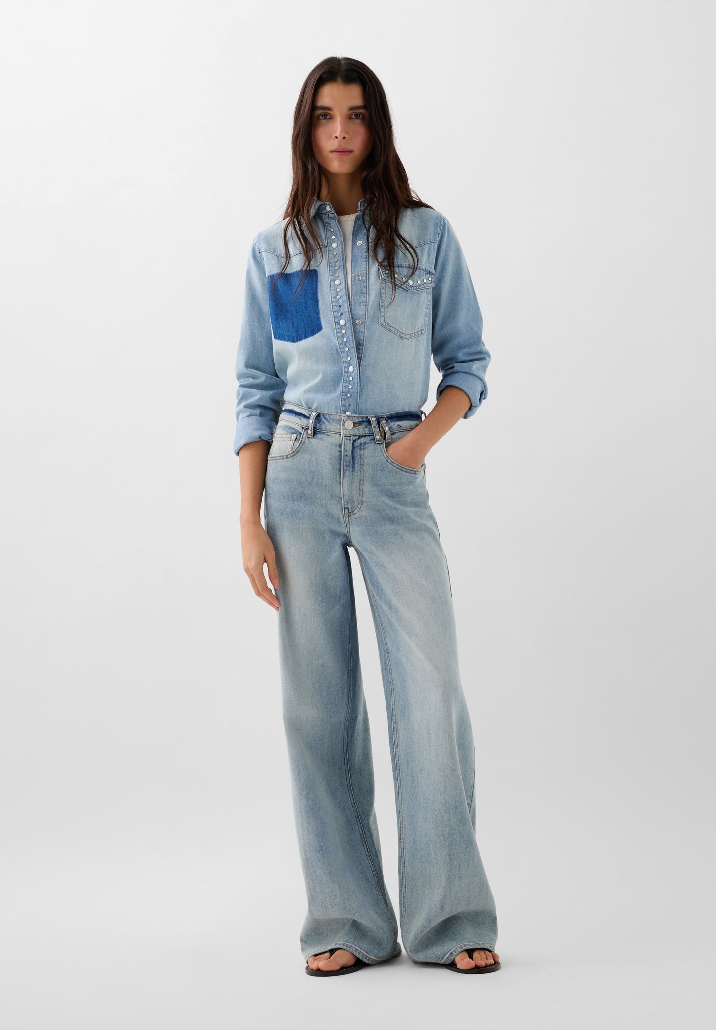 PANTALÓN VAQUERO DETALLE STRASS