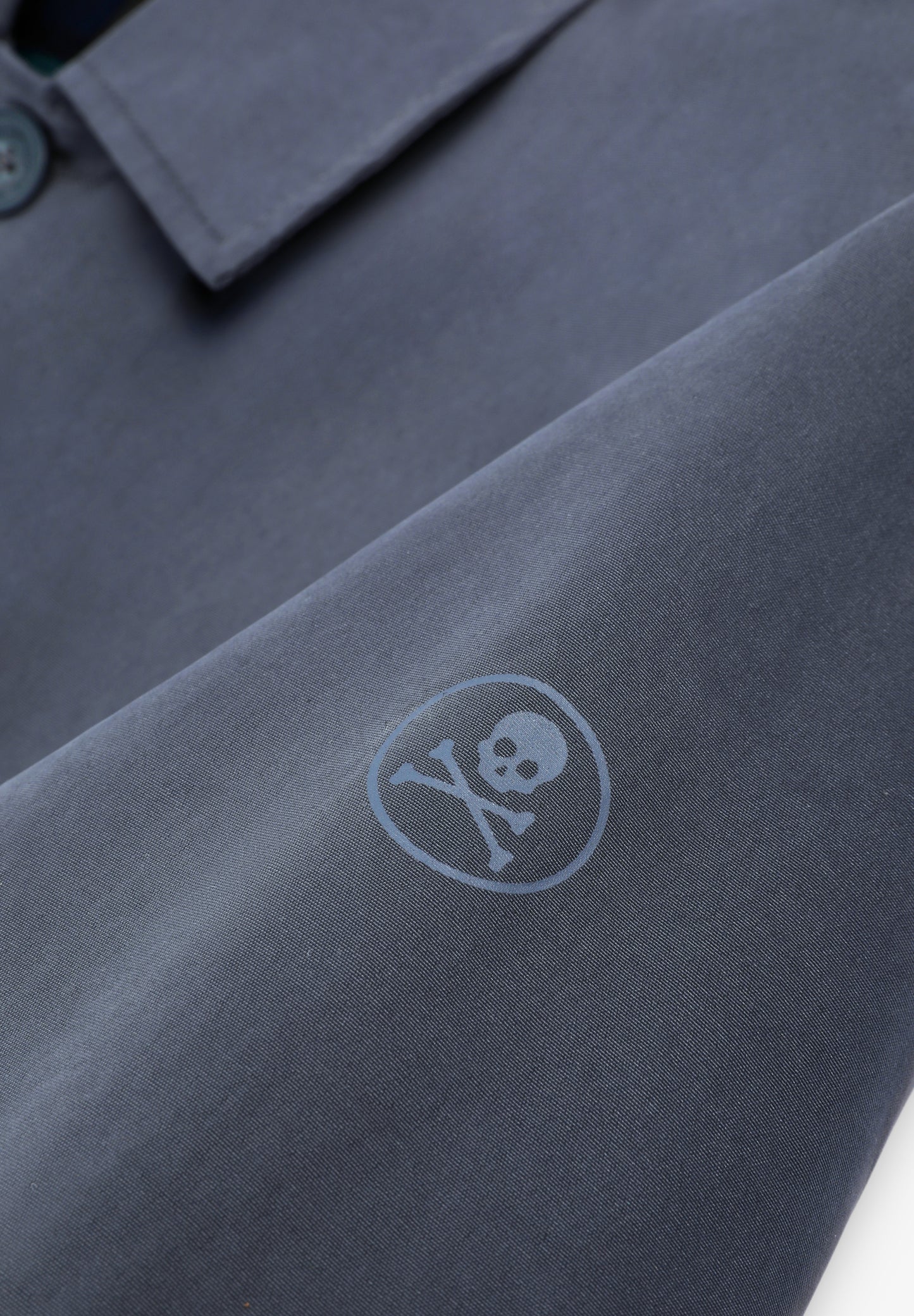 GABARDINA LIGERA PRINT CALAVERA