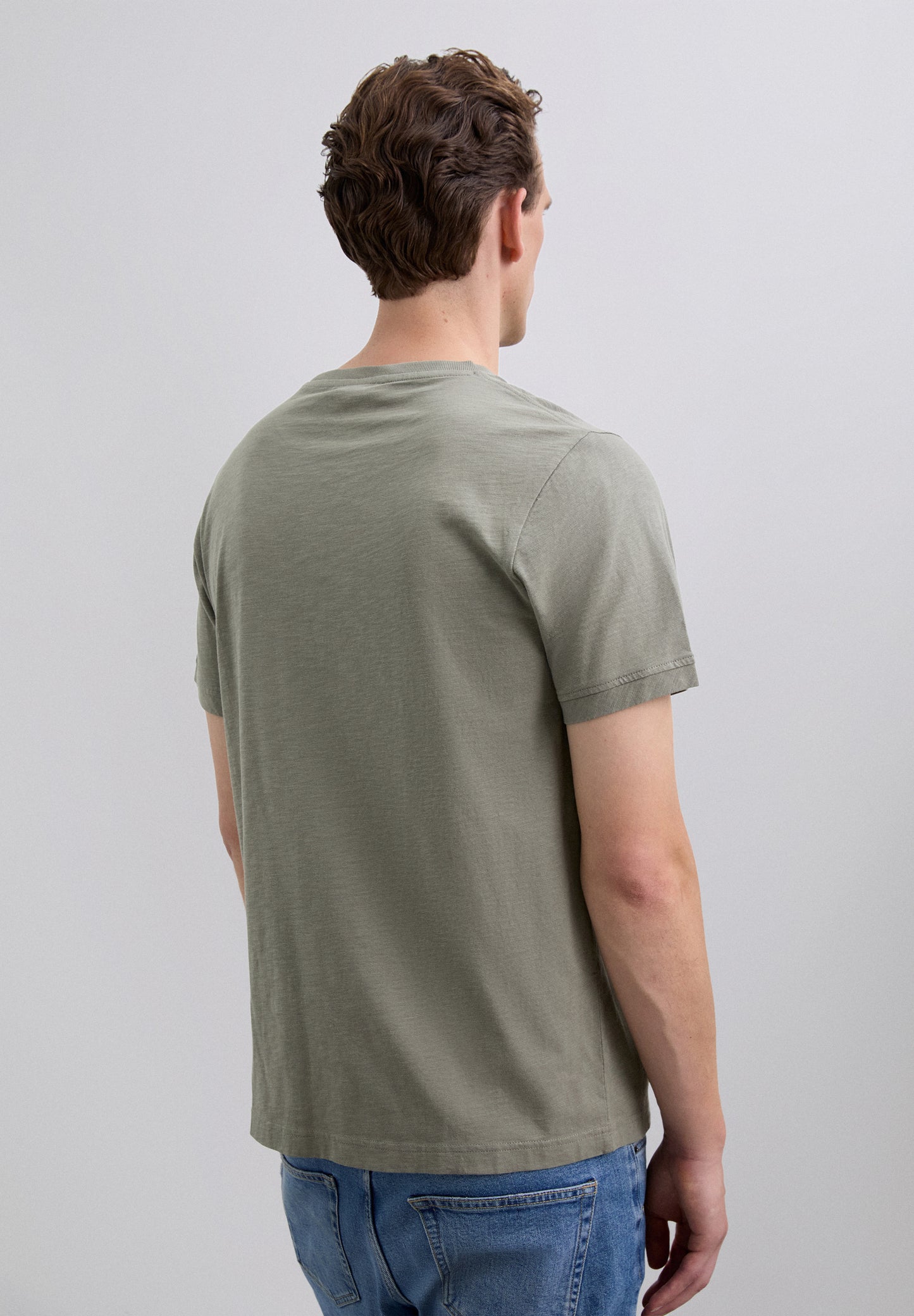 CAMISETA BORDADA EFECTO LAVADO
