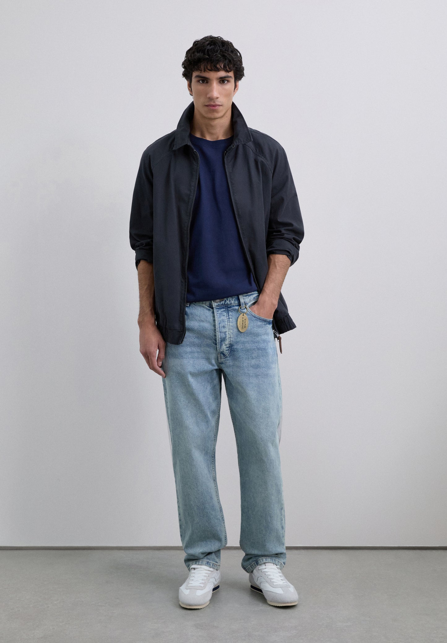 CAMISETA PARCHE BORDADO LOGO