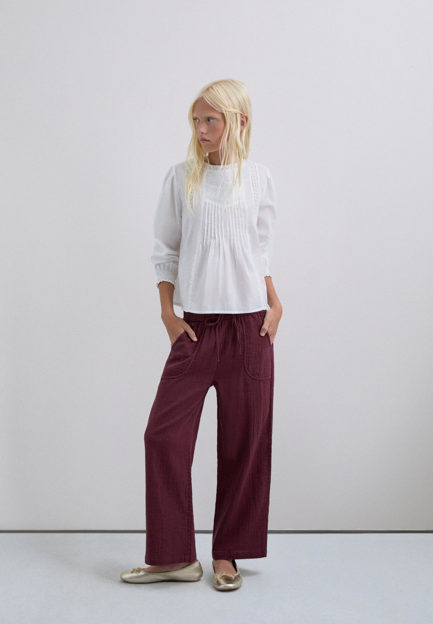 BLUSA MOTIVOS ENCAJE