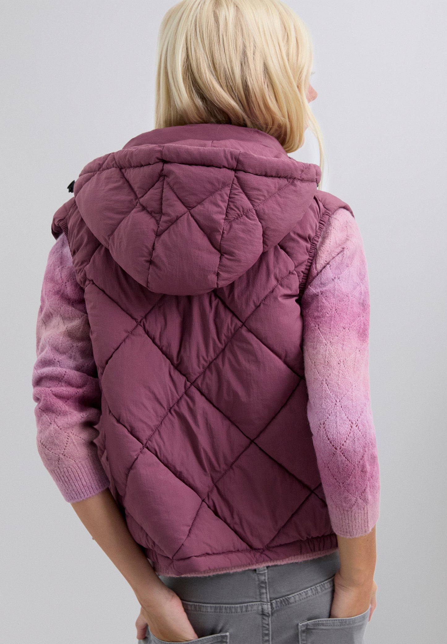 CHALECO ACOLCHADO CAPUCHA CALAVERA