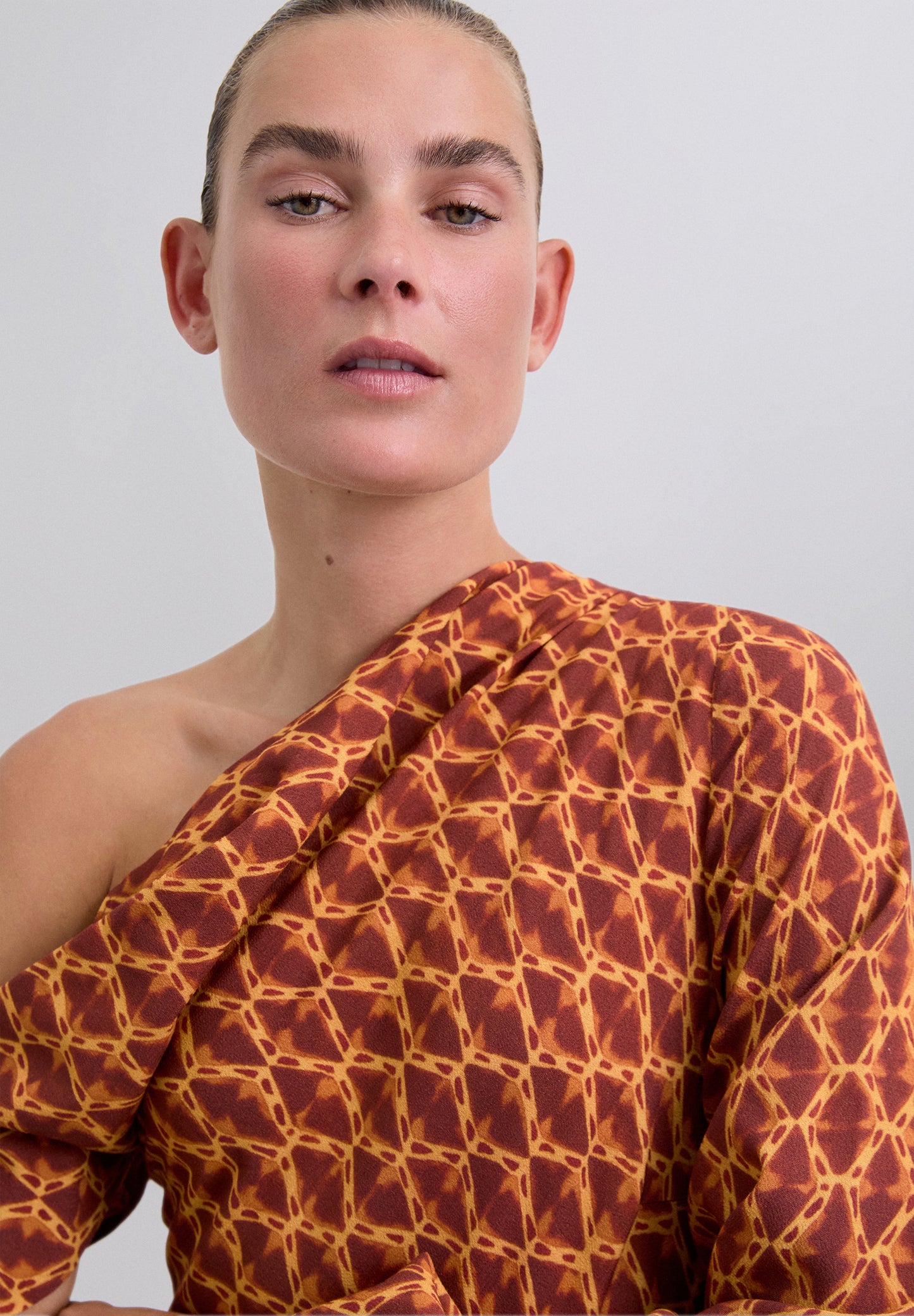 VESTIDO PRINT ESCOTE ASIMÉTRICO