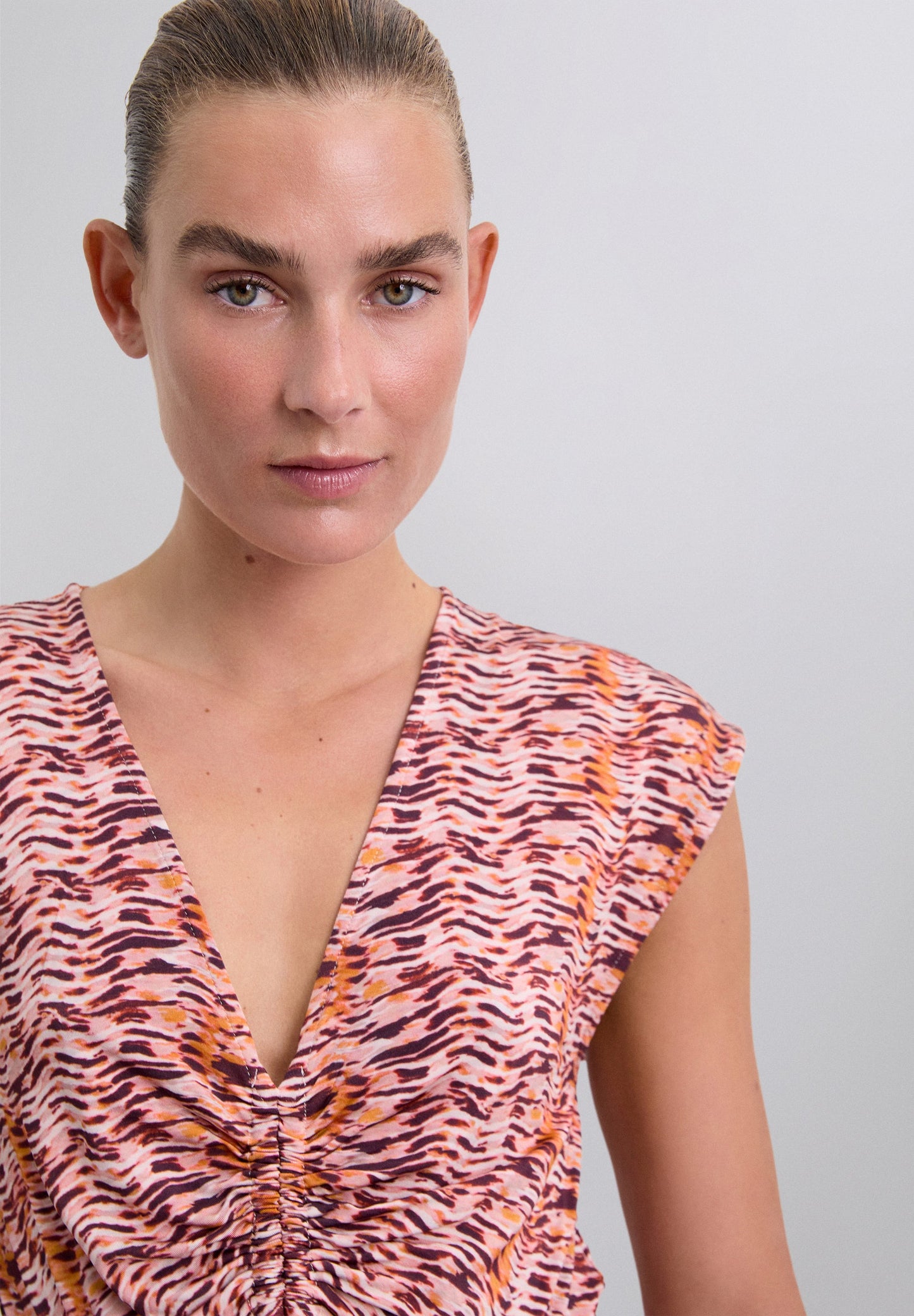 VESTIDO ESTAMPADO CUT OUT