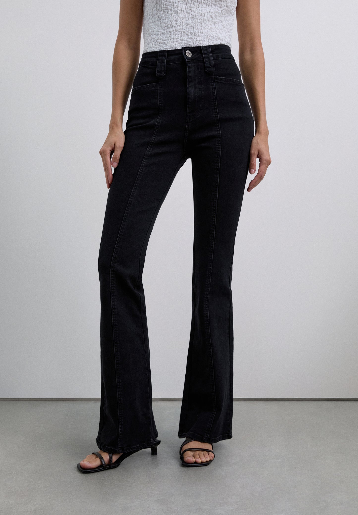 PANTALÓN DENIM BOOTCUT