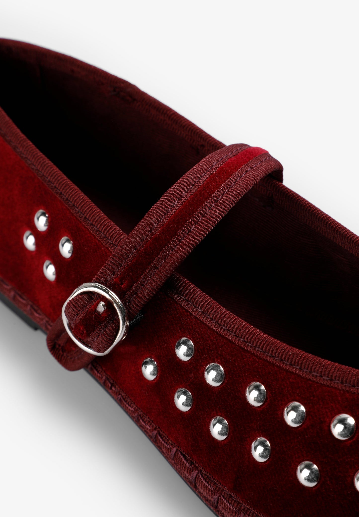 SLIPPERS TACHUELAS CALAVERA