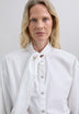 CAMISA DETALLE LAZO