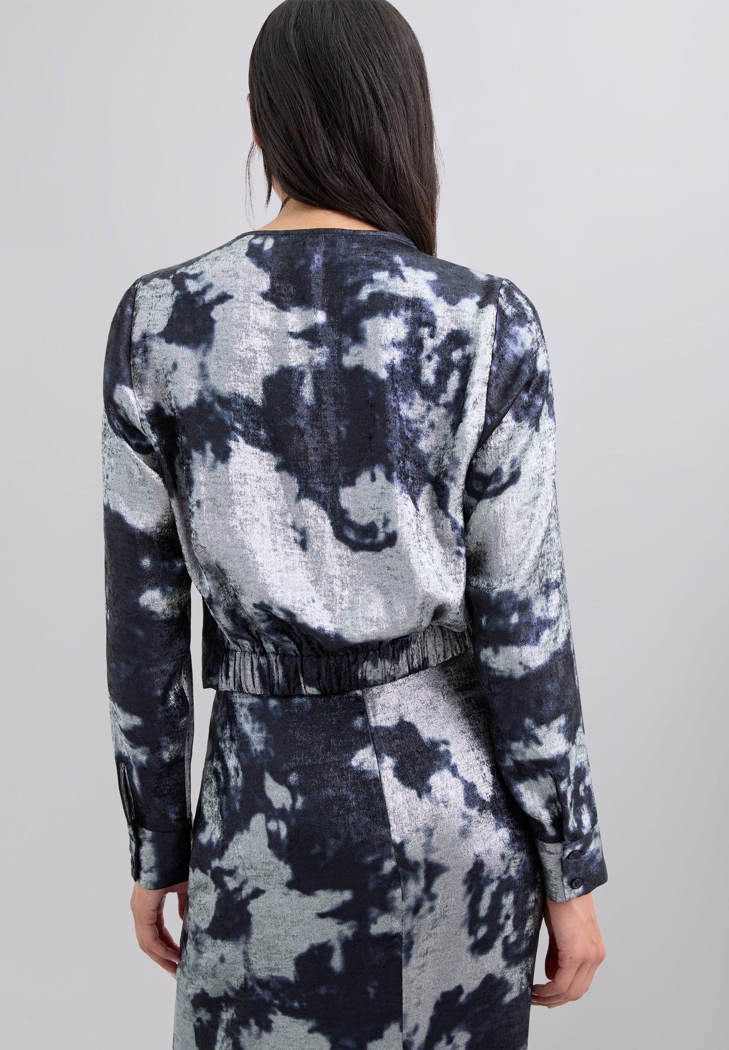 BLUSA TIE DYE DETALLES METALIZADOS