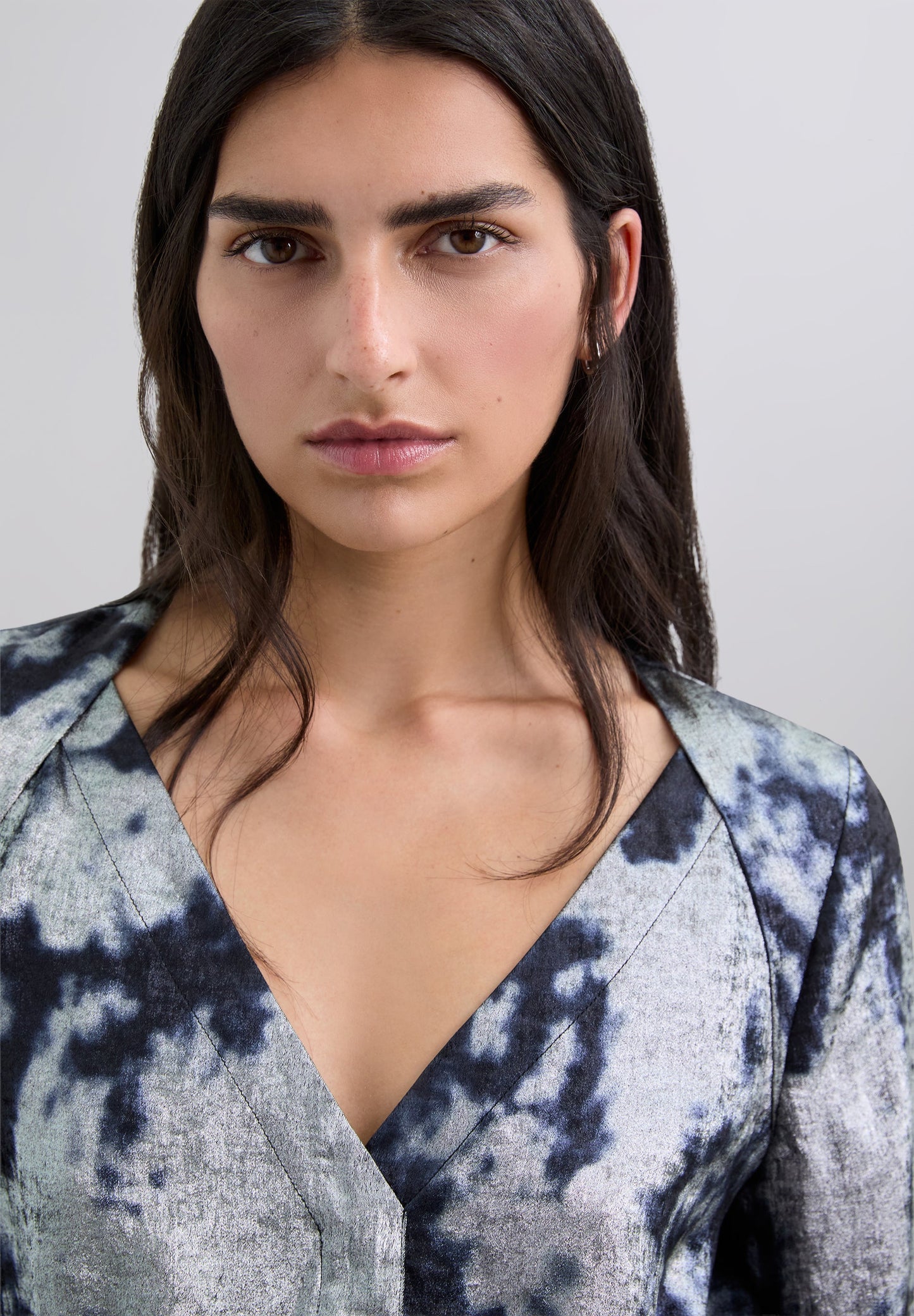 BLUSA TIE DYE DETALLES METALIZADOS