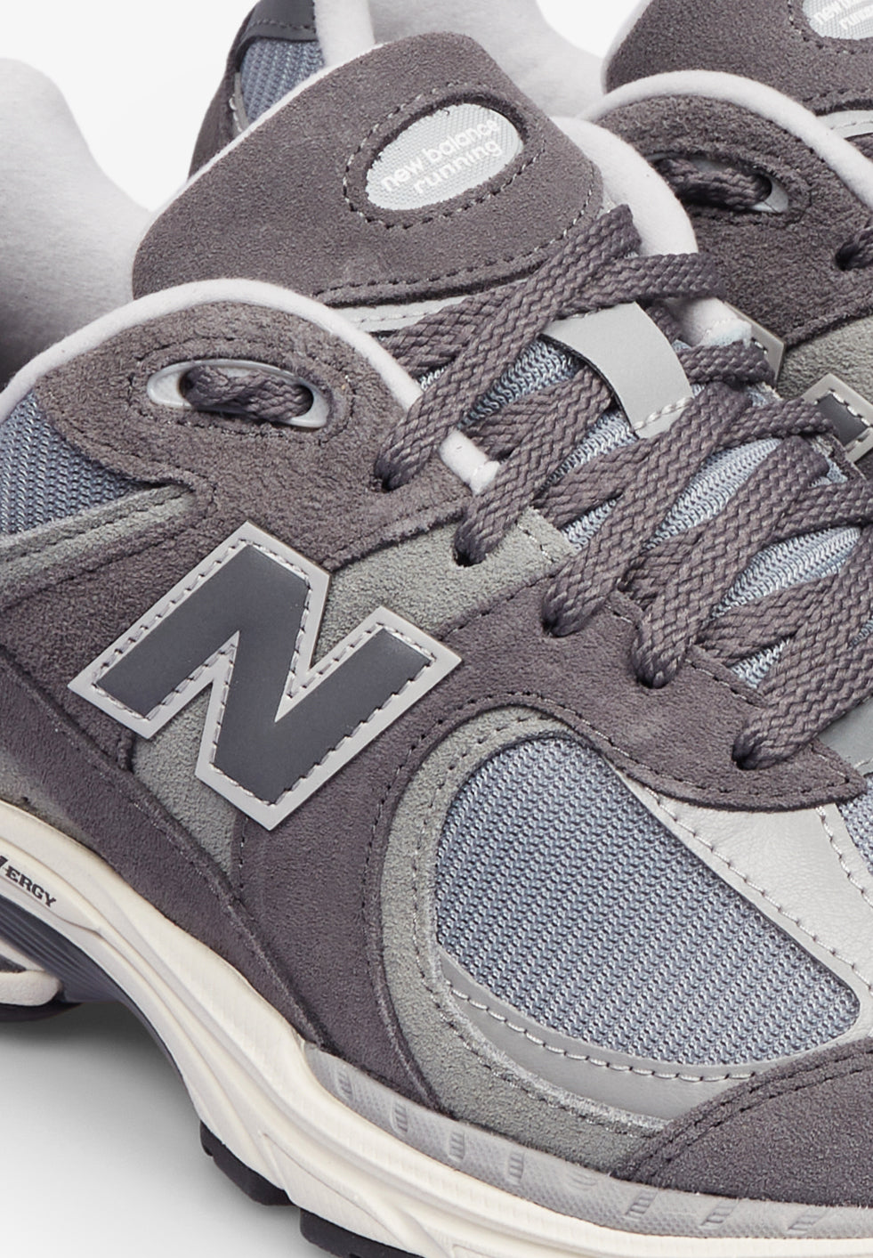 NEW BALANCE | SNEAKERS 2002R