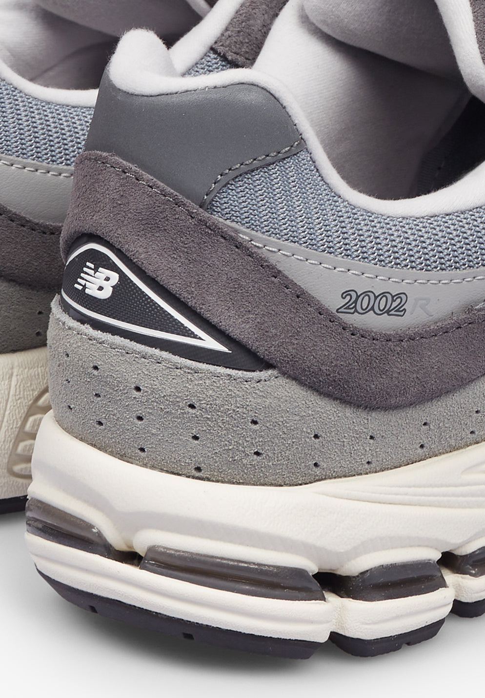 NEW BALANCE | SNEAKERS 2002R