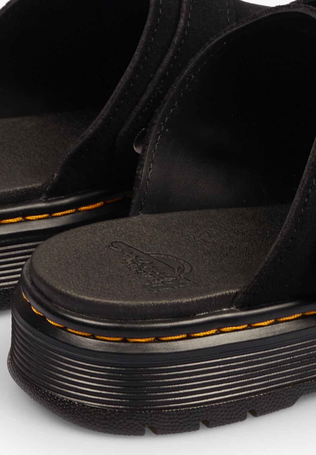 DR MARTENS | ZUECOS BROOKLINE MULE