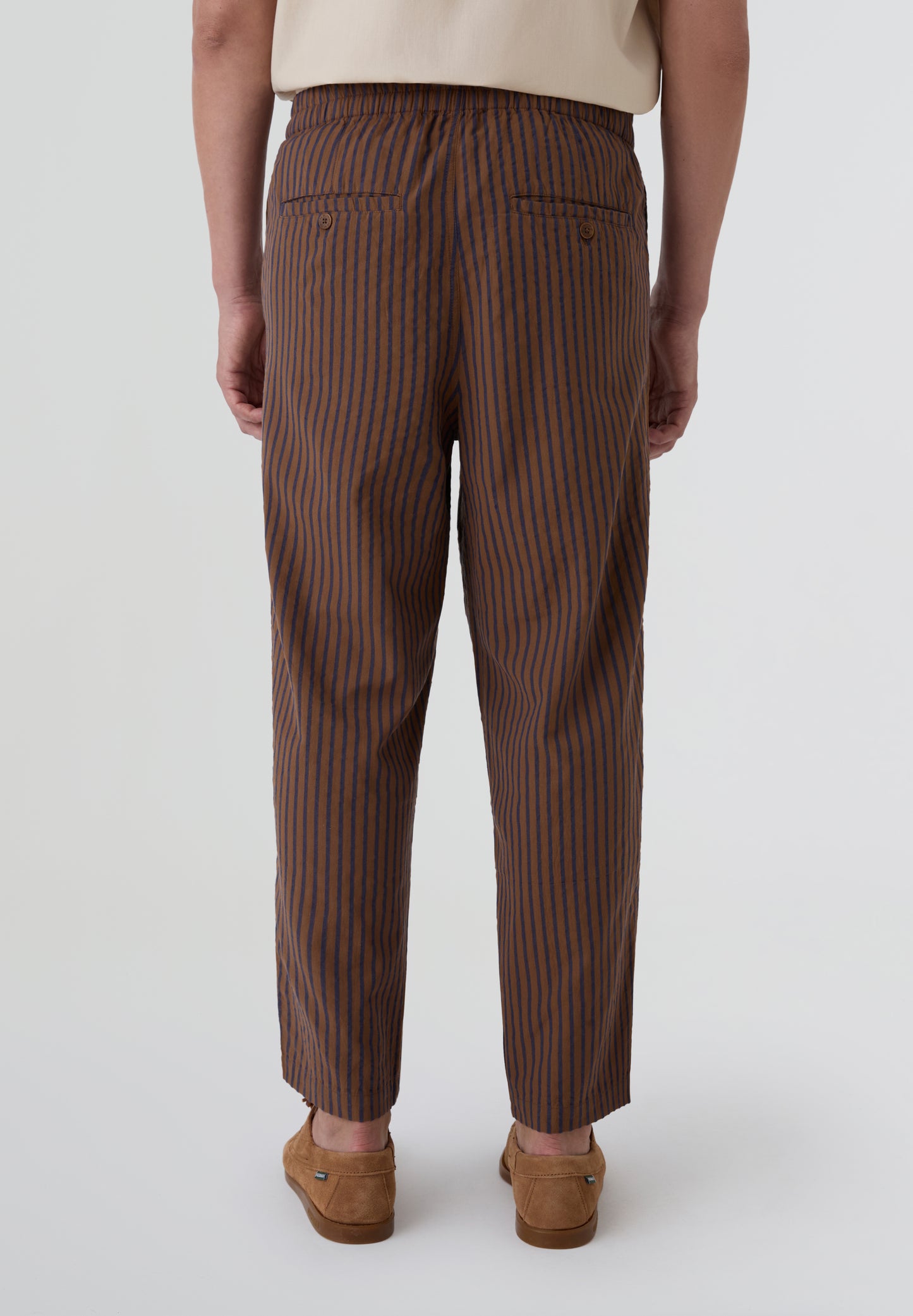 THINKING MU | PANTALÓN RAYAS LUC HOMBRE