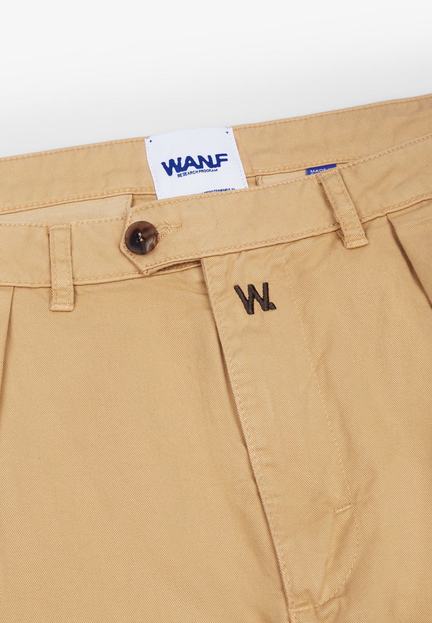WE ARE NOT FRIENDS | PLEAT CREAM CHINO