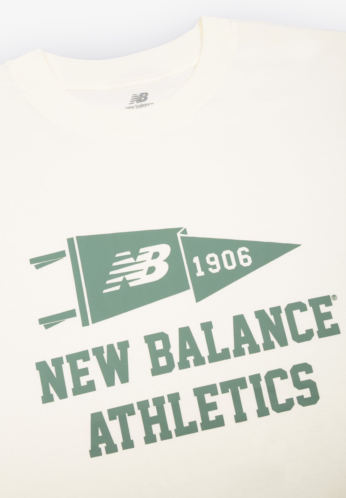 NEW BALANCE | CAMISETA VARSITY PENNANT