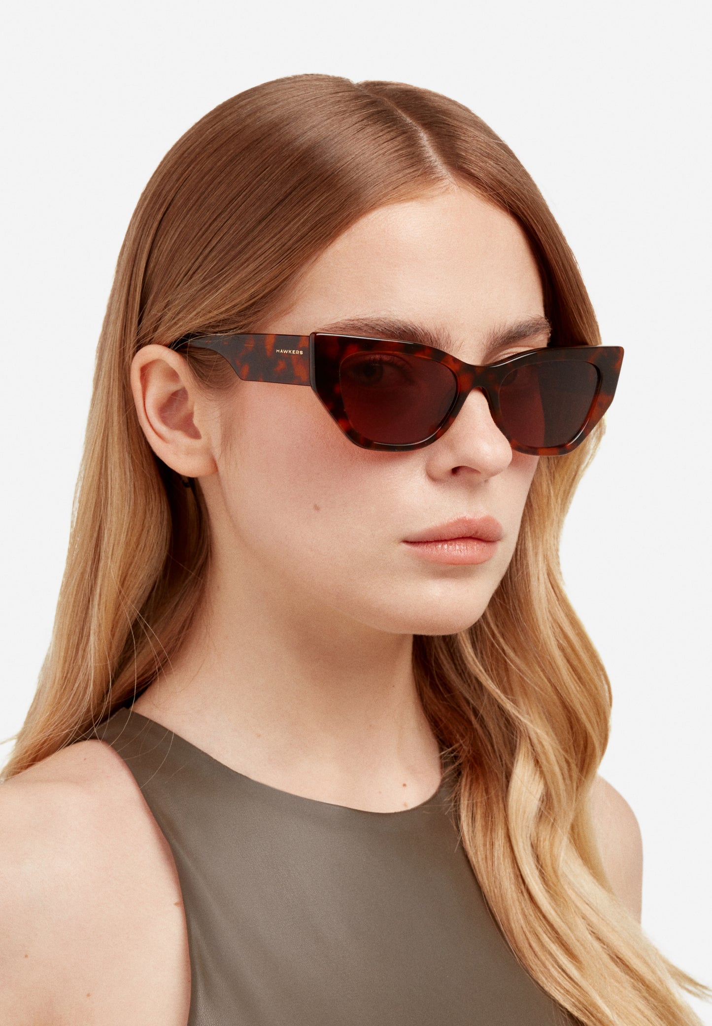 HAWKERS | MANHATTAN - CAREY ROSEWOOD