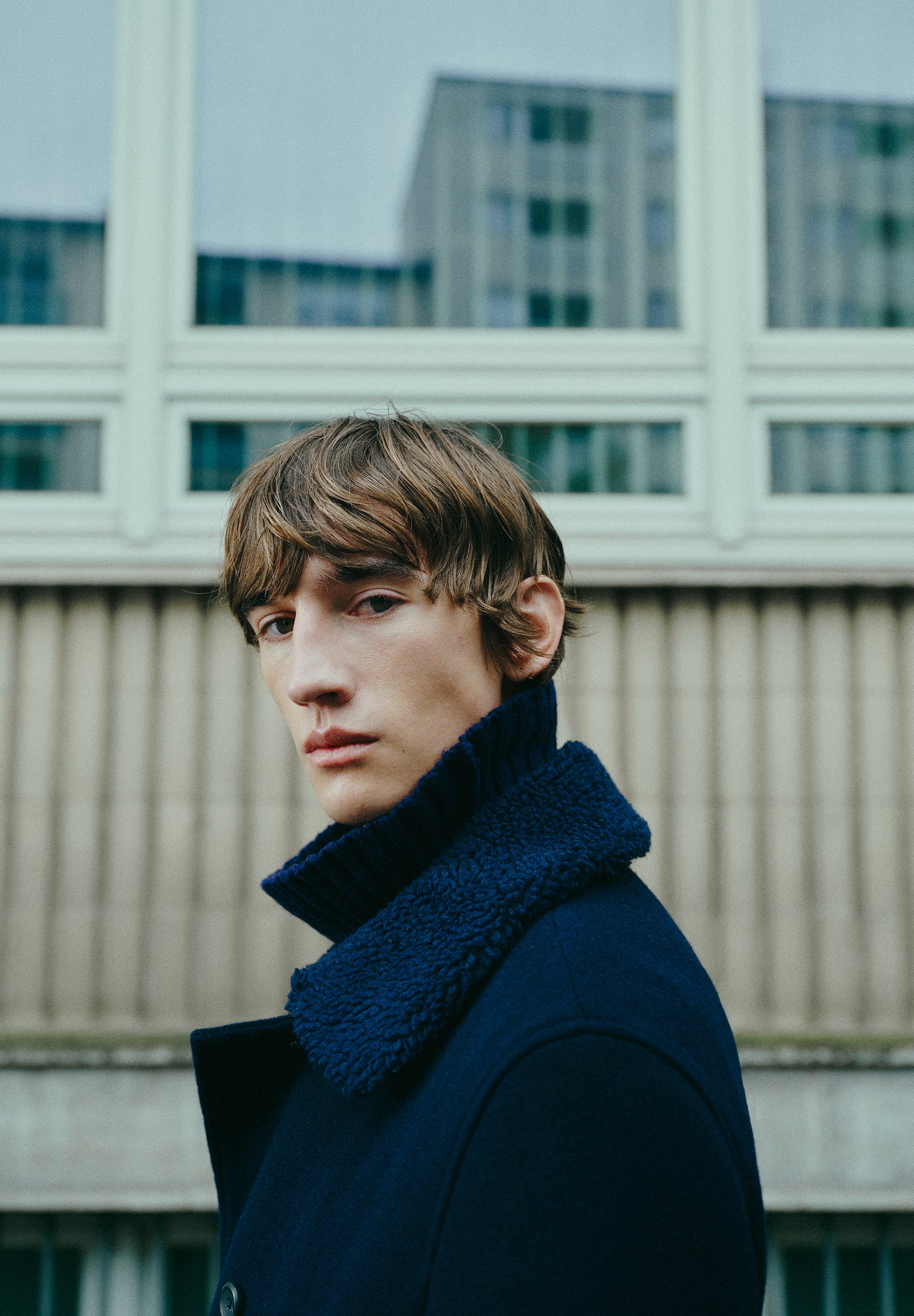 ABRIGO ABOTONADO CRUZADO LANA