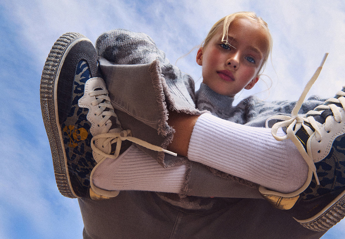 mob_101025_girls_sneakers journal_02_4295ebcd 9f8c 4c24 ab3f dc6994669c84