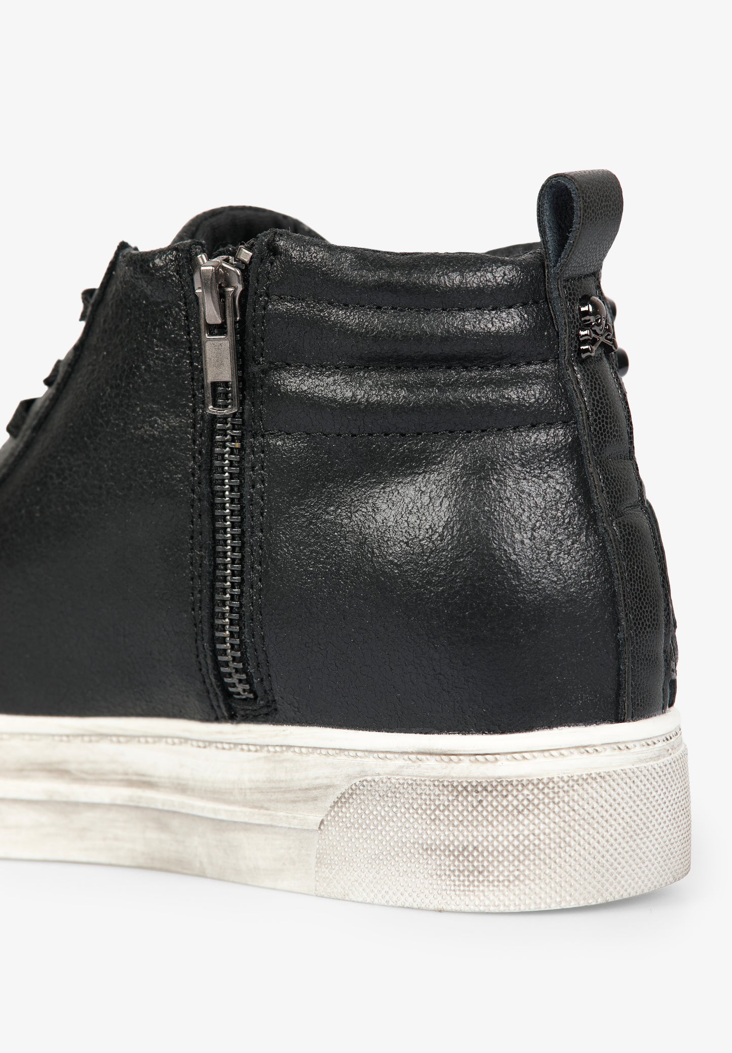 SNEAKERS BOTA TACHUELAS