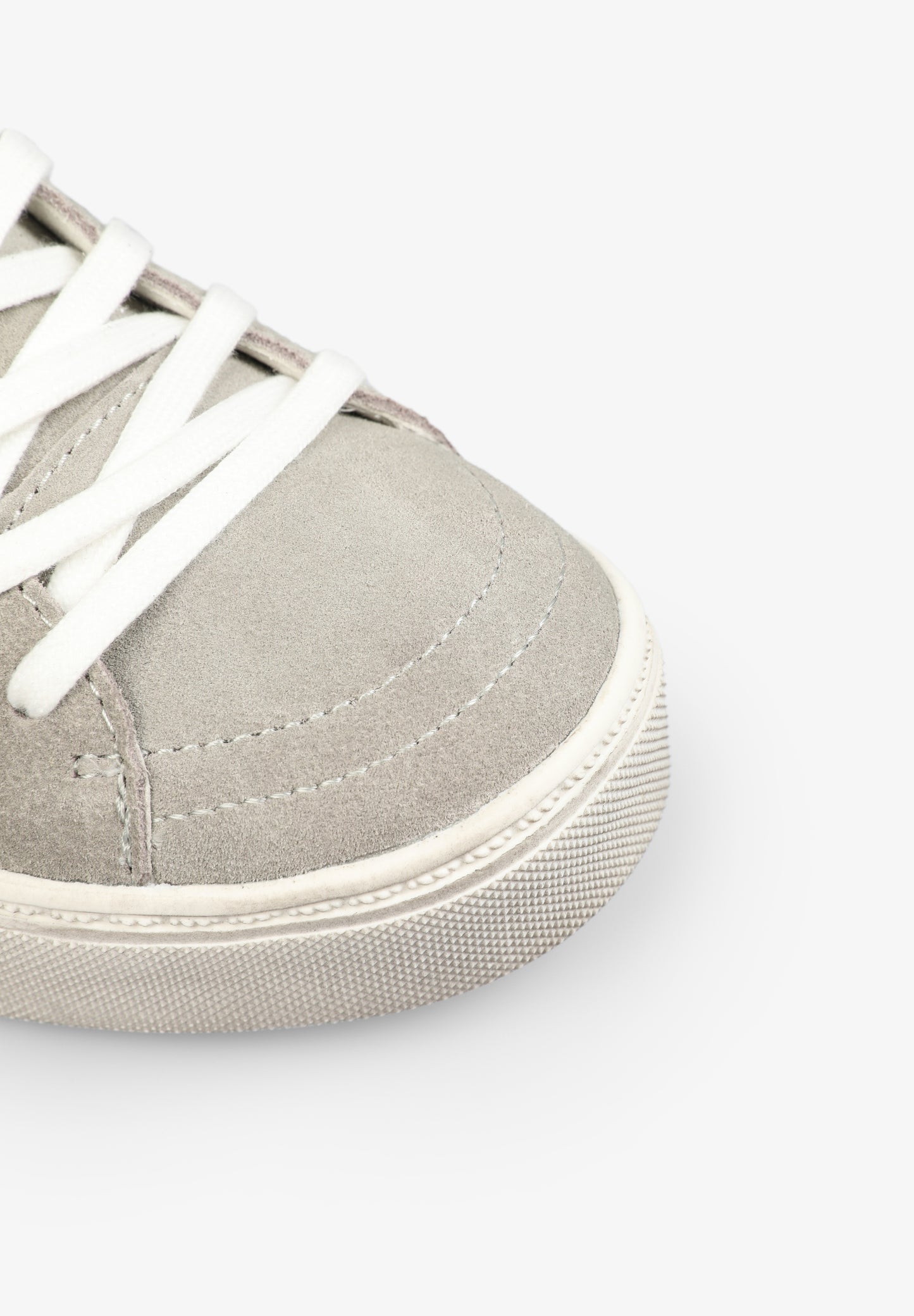 SNEAKERS ALTAS TACHUELAS