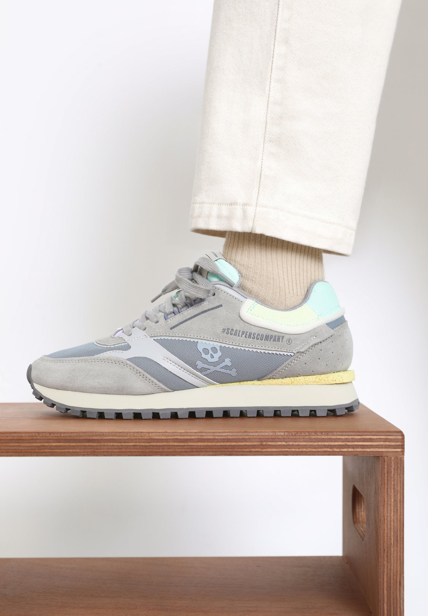 SNEAKERS TEJIDOS CALAVERA