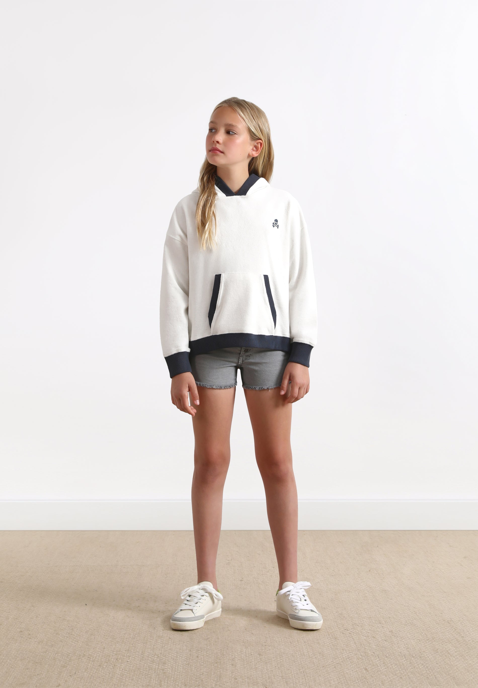 SUDADERA CAPUCHA CONTRASTE