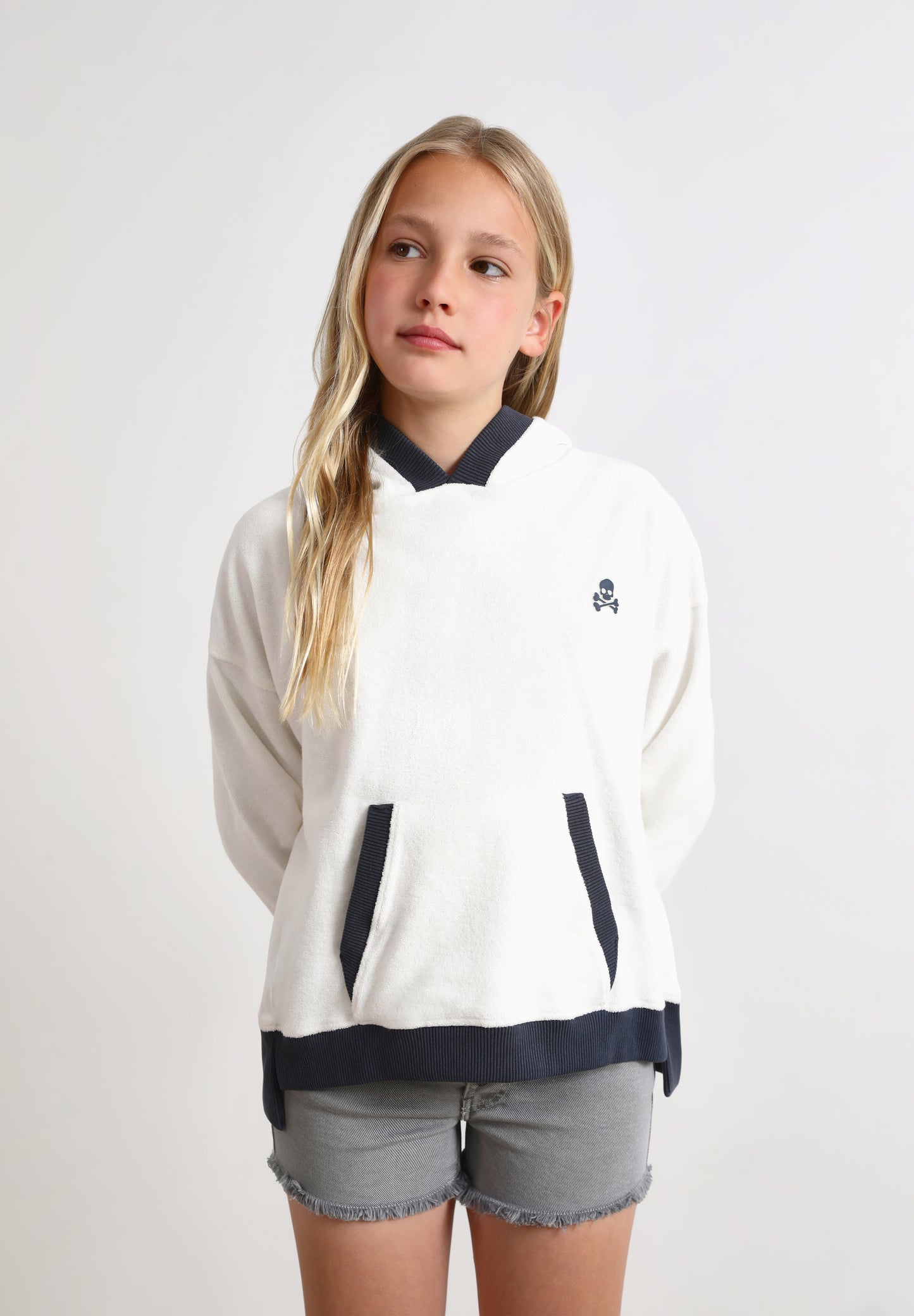 SUDADERA CAPUCHA CONTRASTE