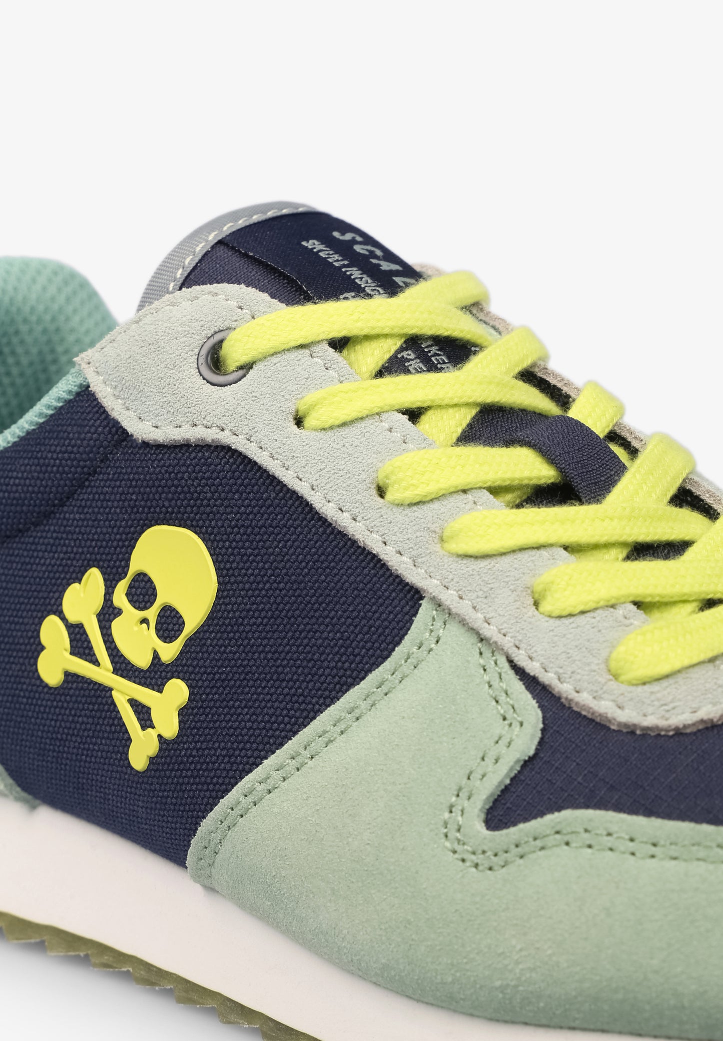 SNEAKERS CALAVERA INSIGNIA