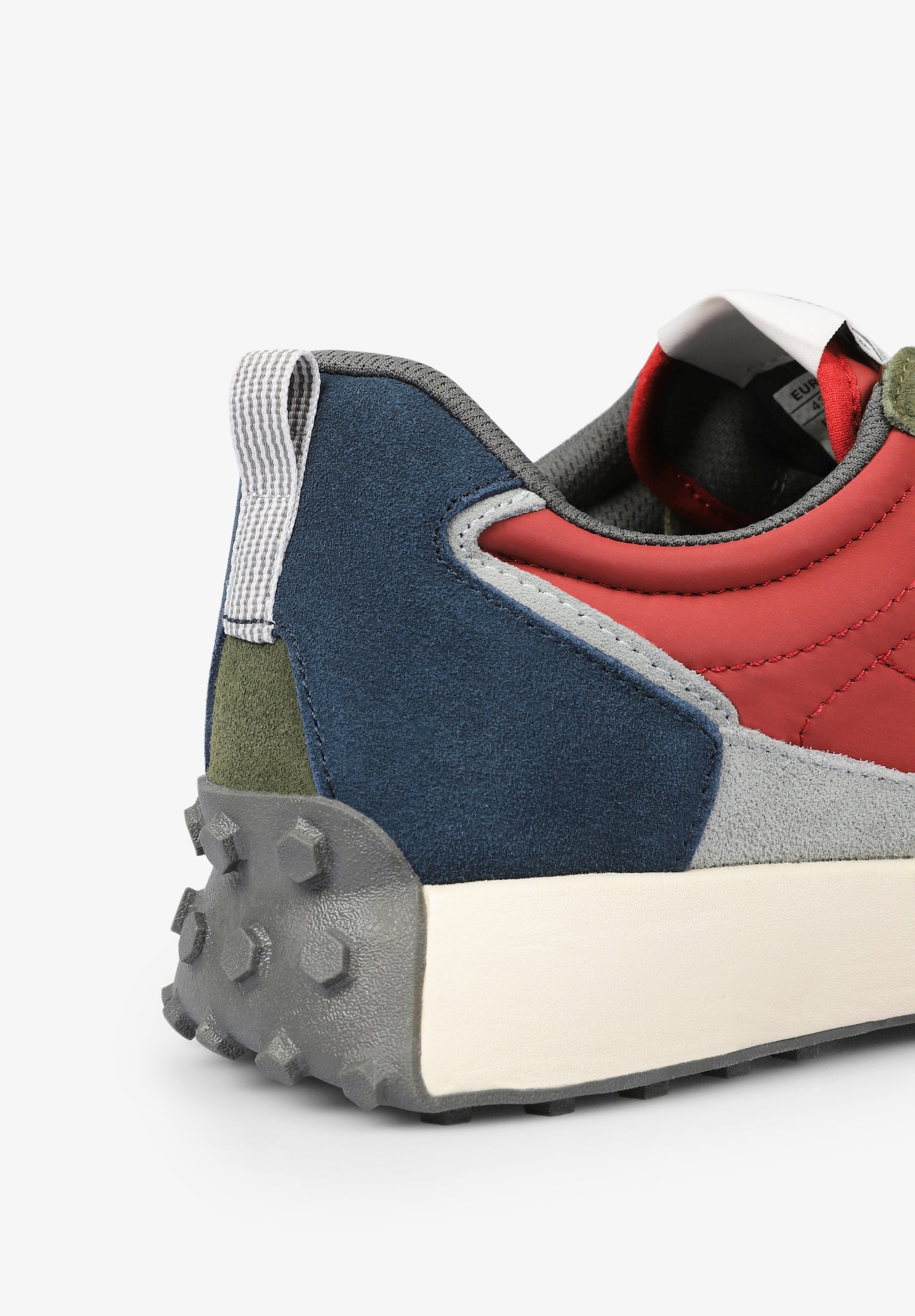 SNEAKERS SUELA DENTADA