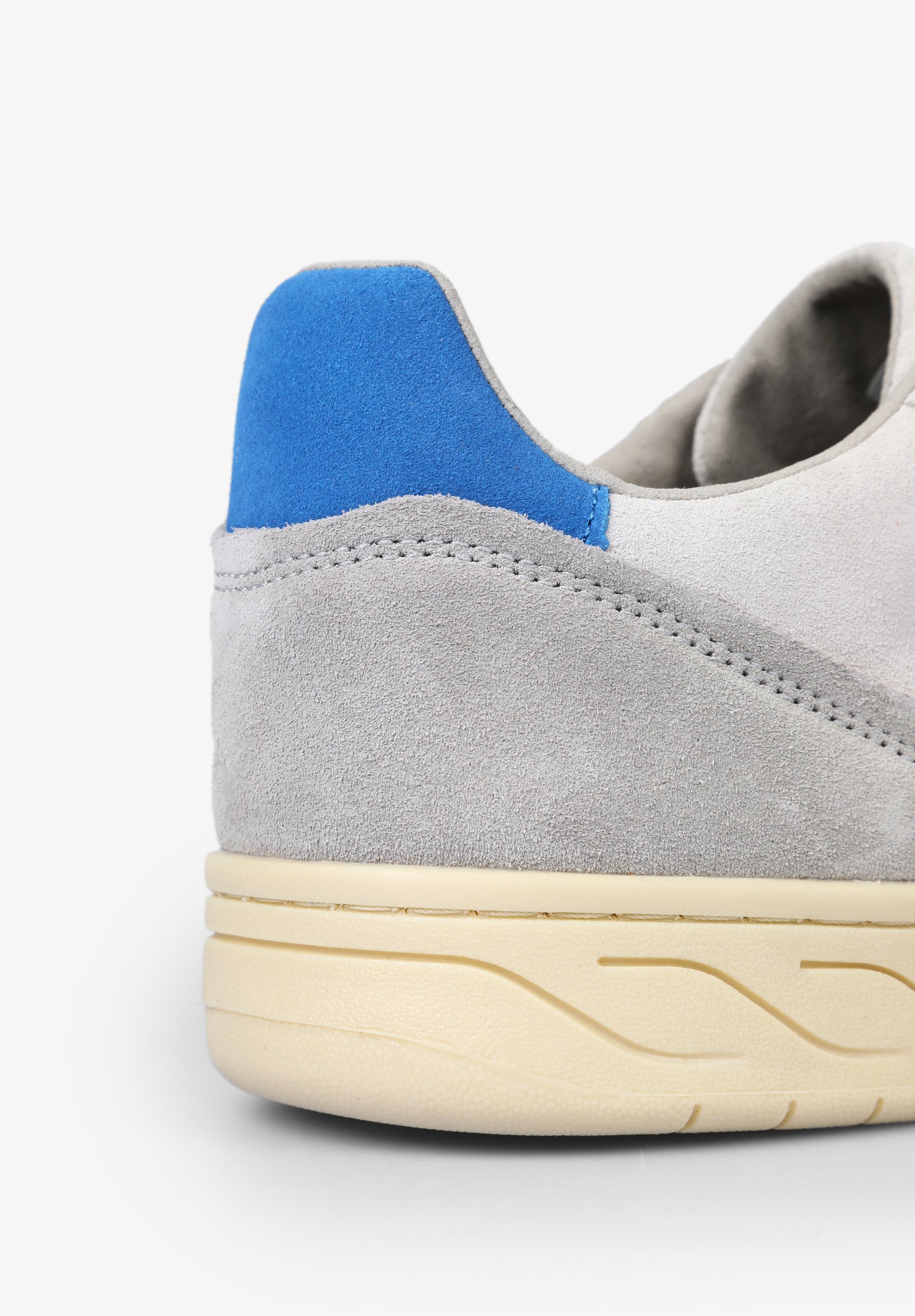 SNEAKERS PIEL DETALLE CONTRASTE