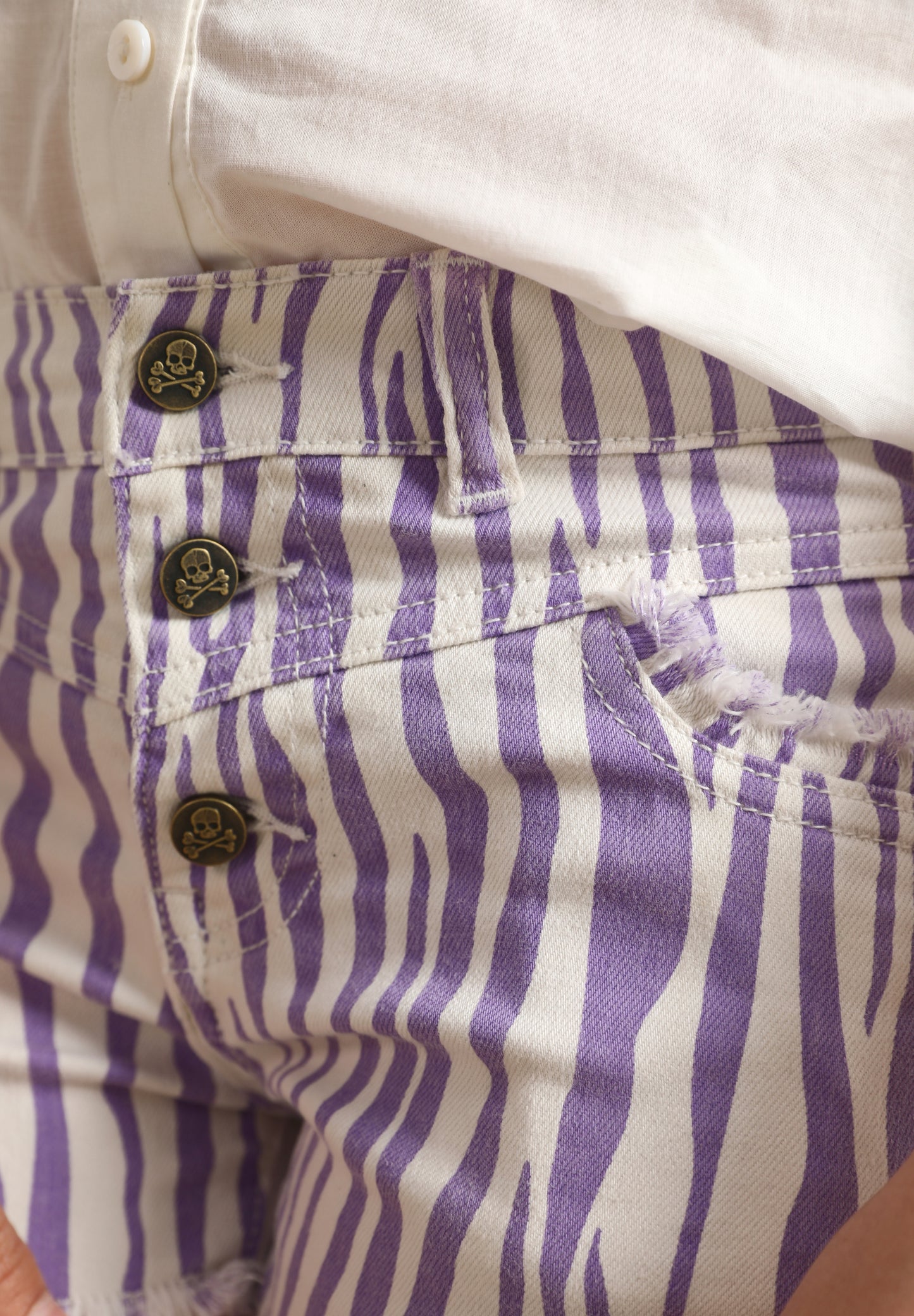 BERMUDA BOTONES ANIMAL PRINT