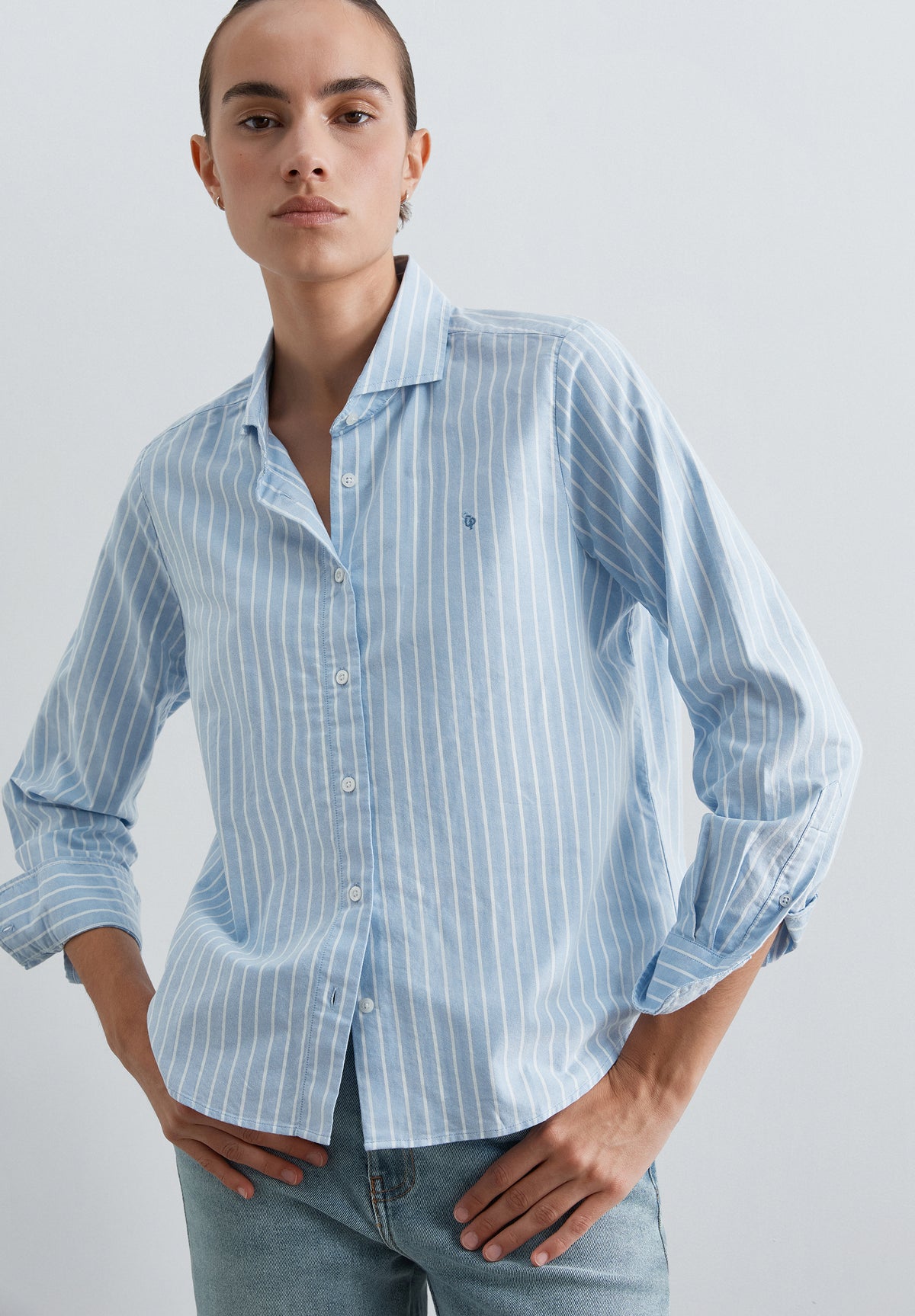 CAMISA CLÁSICA BORDADO PECHO
