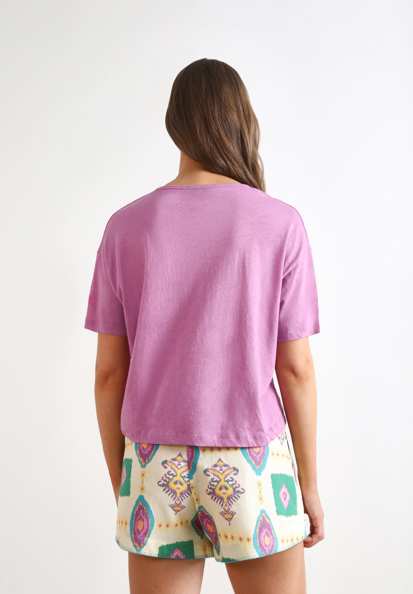 CAMISETA BÁSICA DETALLE MANGA