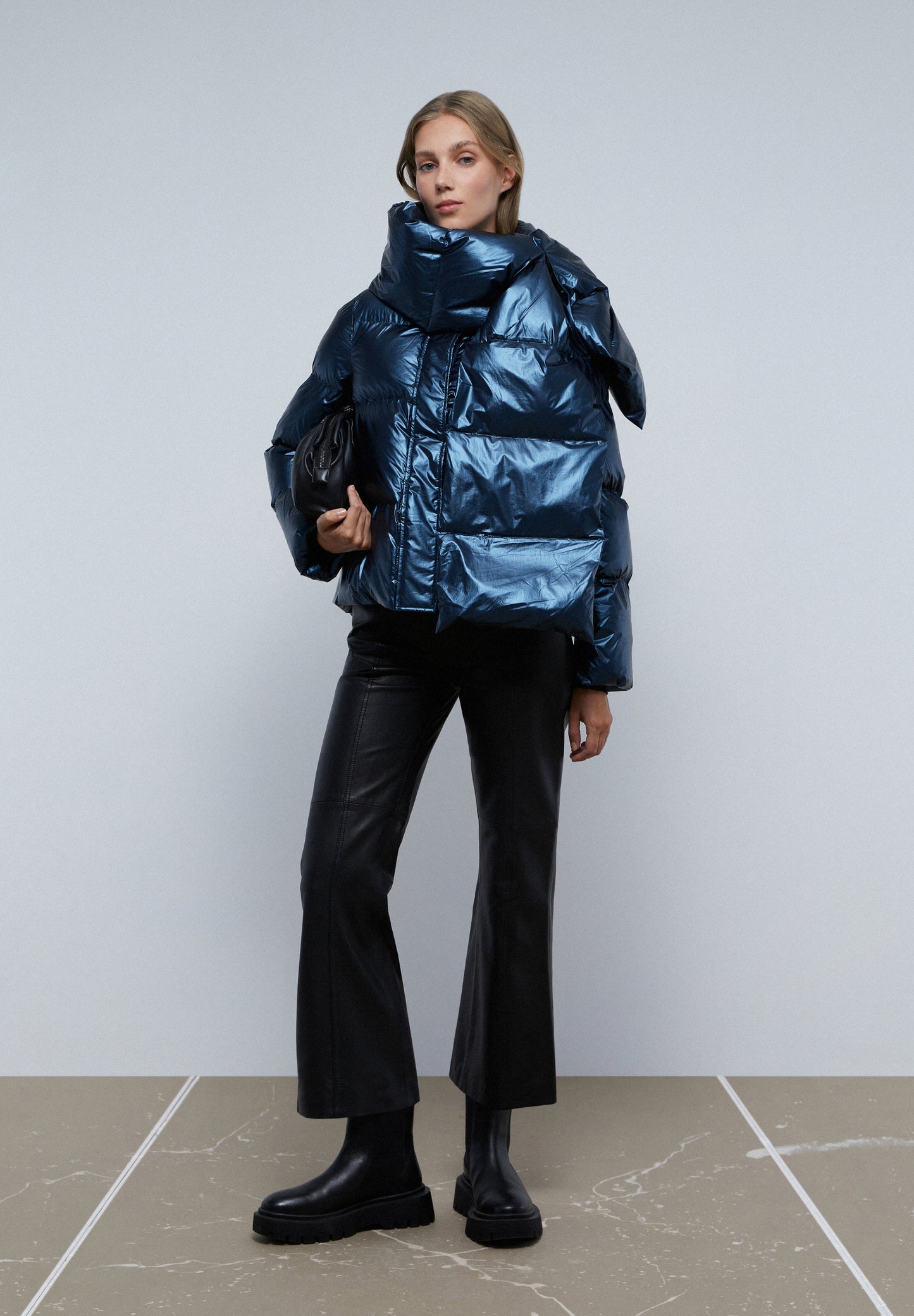 ABRIGO ACOLCHADO BUFANDA DESMONTABLE