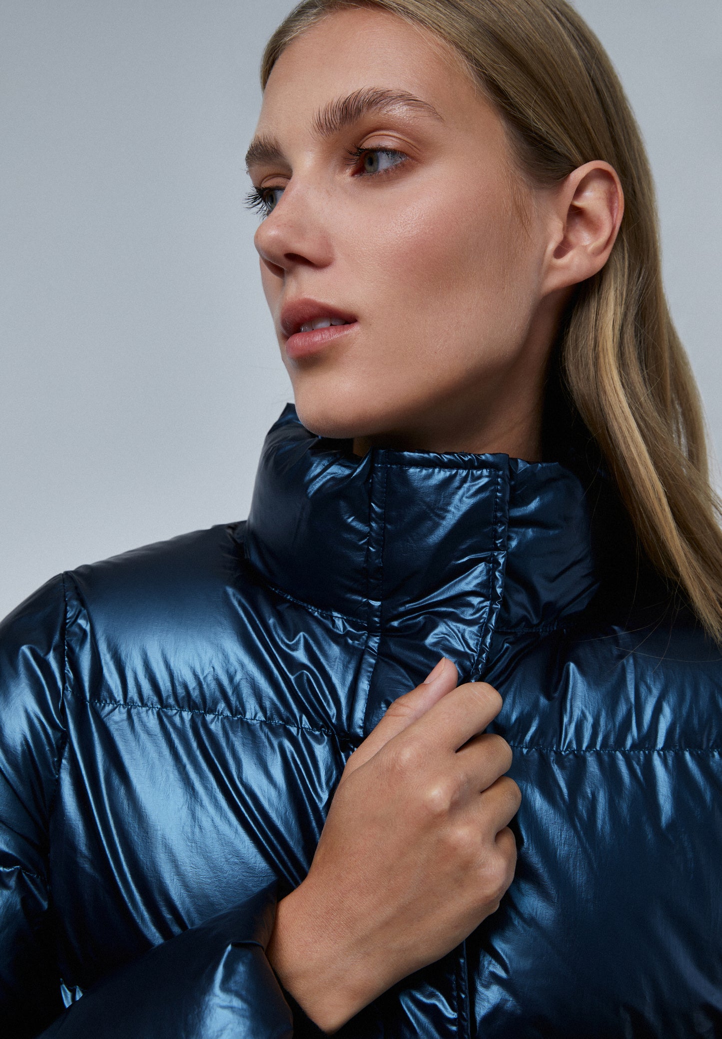 ABRIGO ACOLCHADO BUFANDA DESMONTABLE