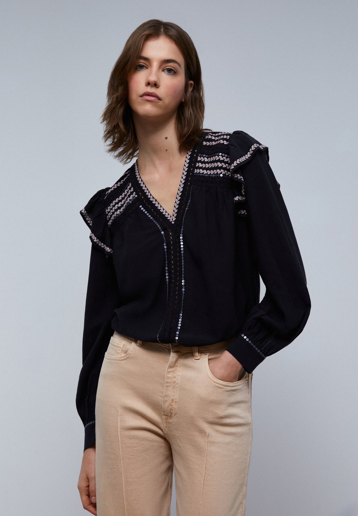 BLUSA VOLANTE HOMBRO