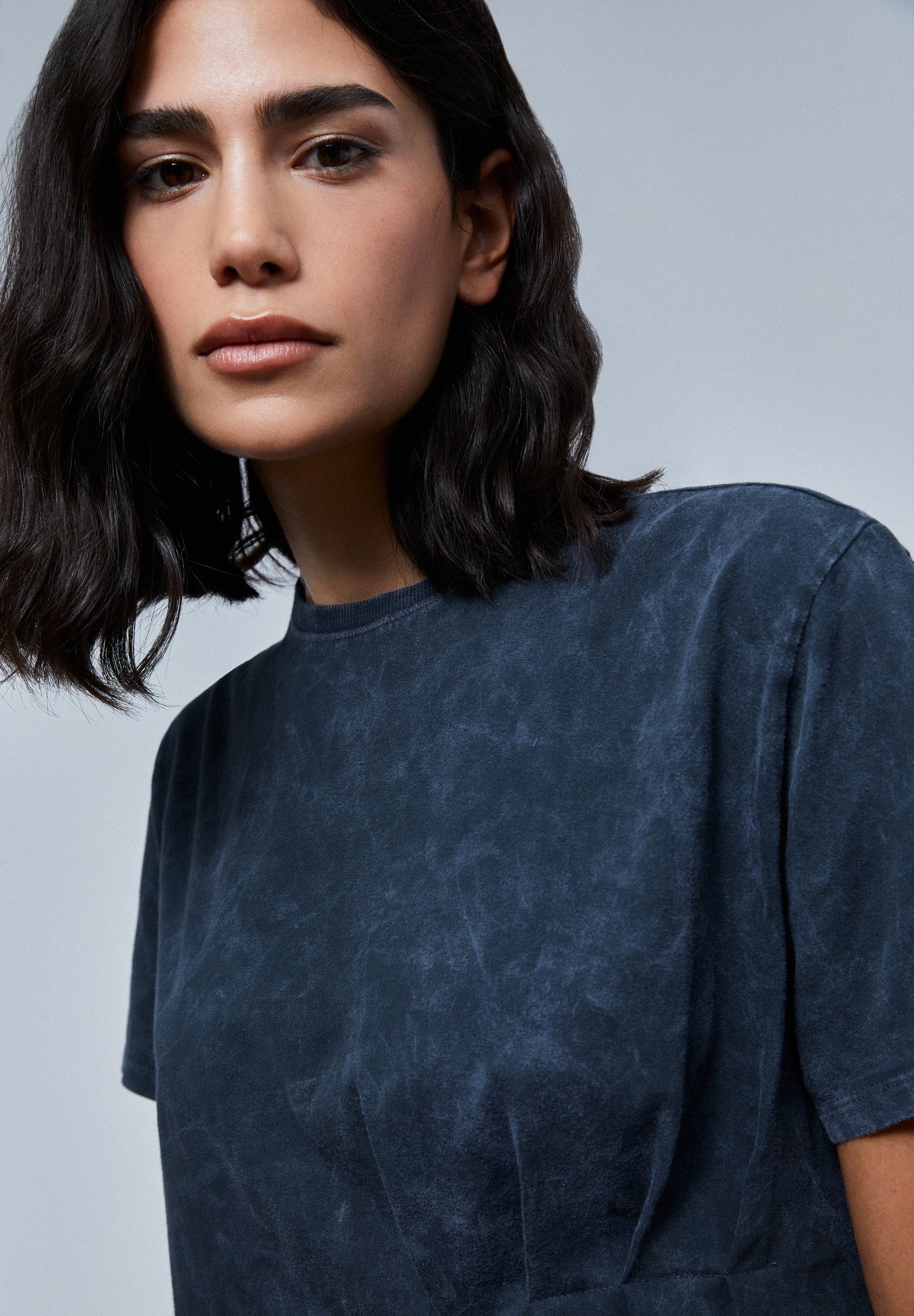 CAMISETA LAVADA PLISADO LATERAL