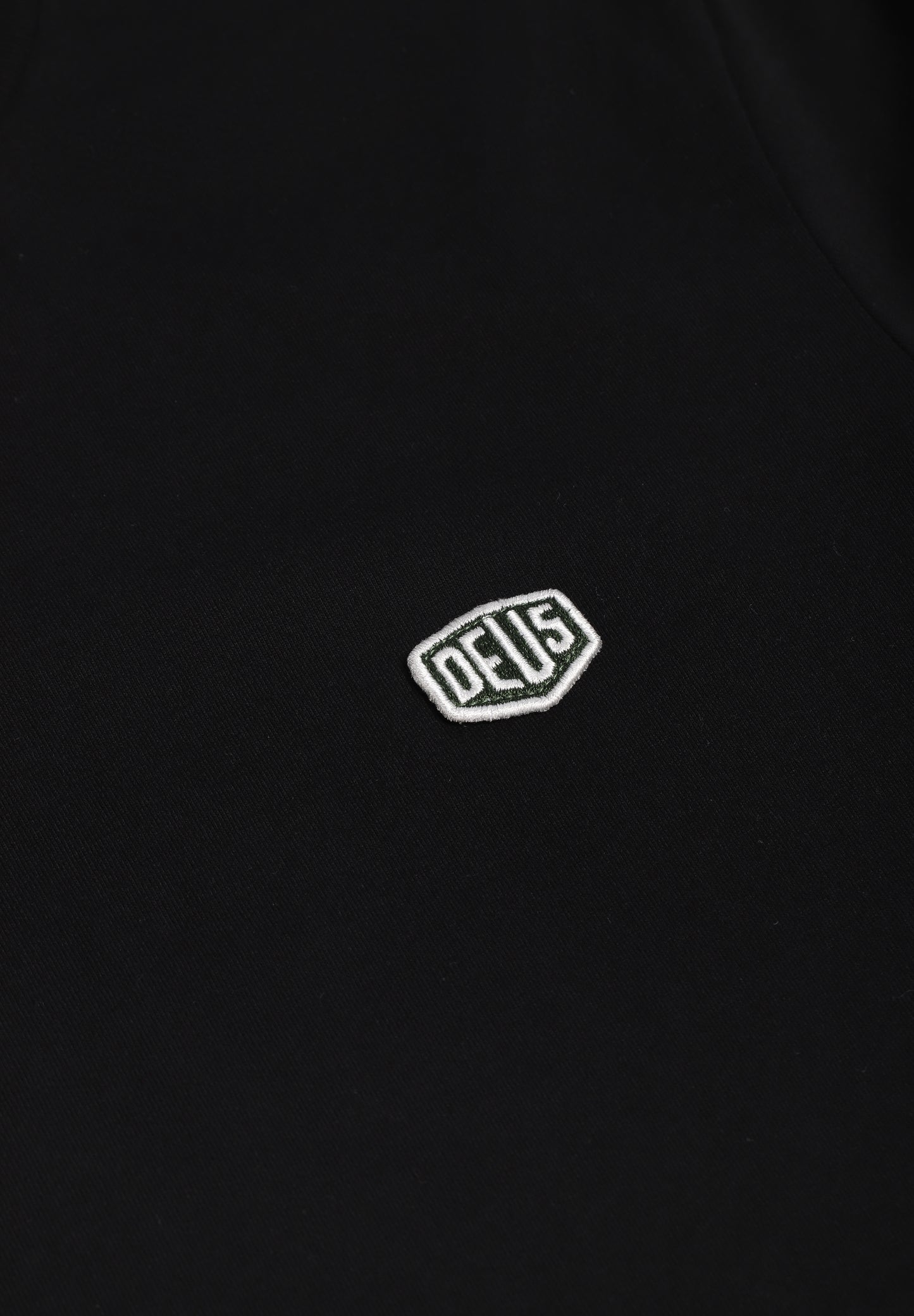 DEUS EX MACHINA | CAMISETA SHIELD STANDARD