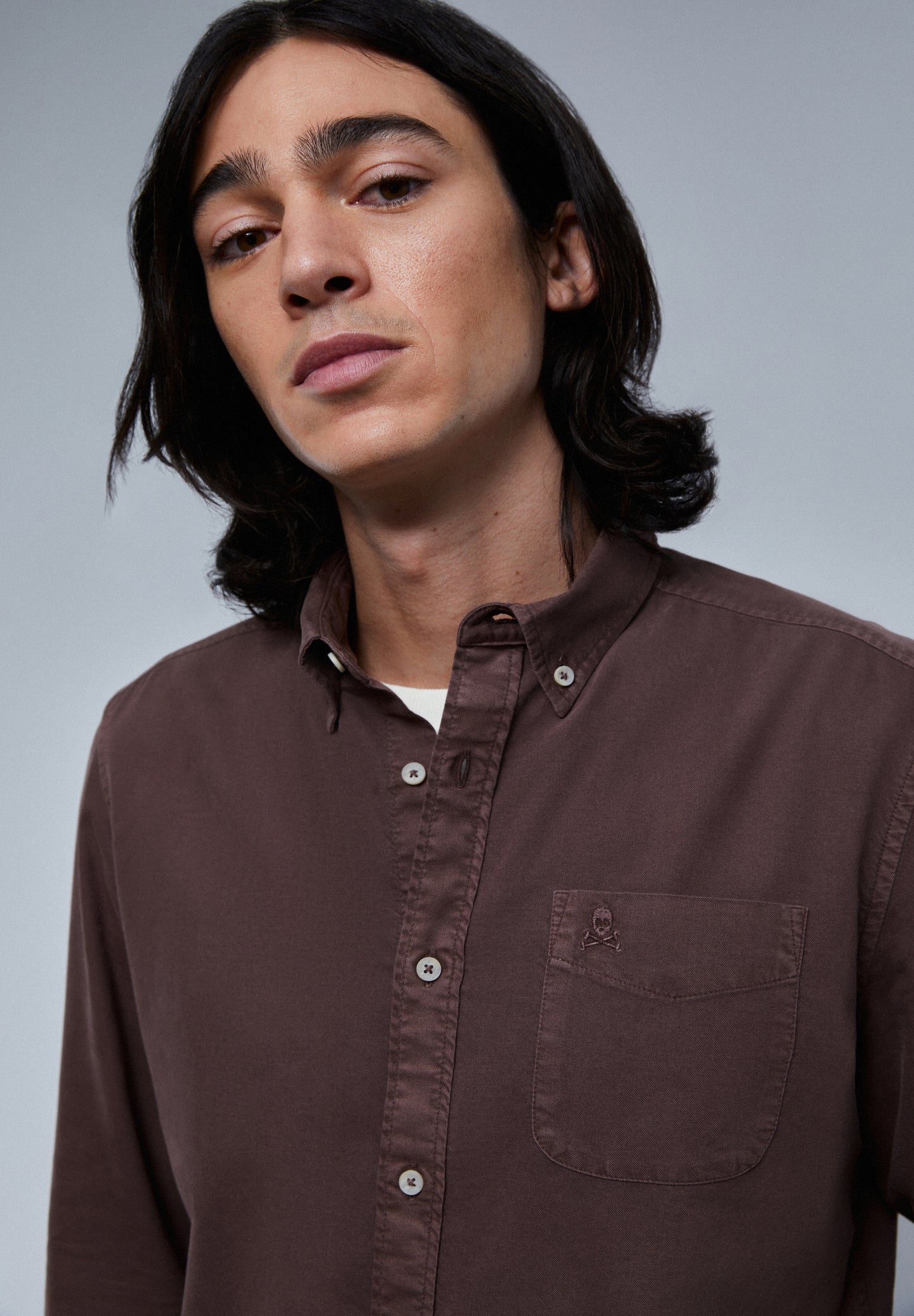 CAMISA BOLSILLO CUELLO BOTONES