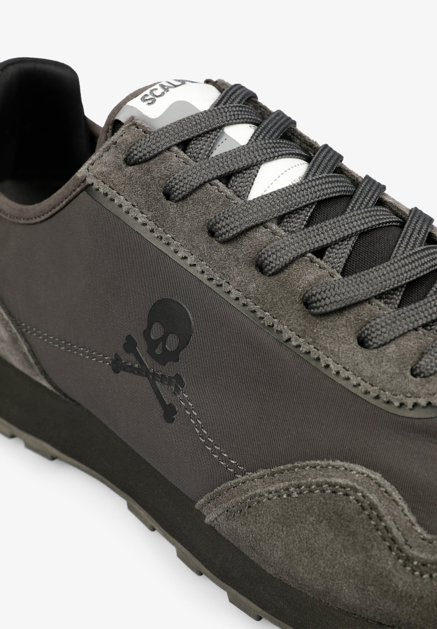 SNEAKERS ANTE CALAVERA