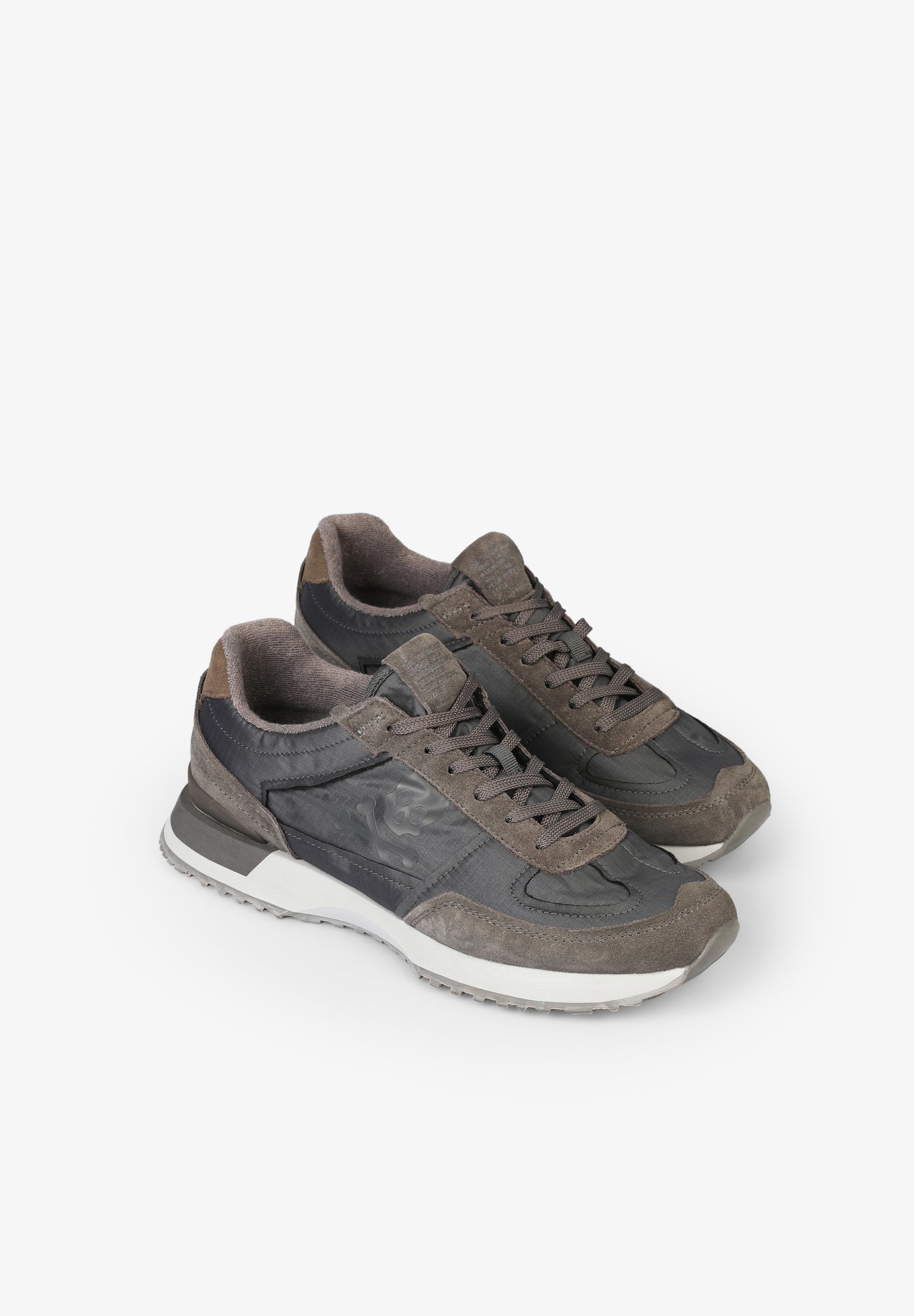 SNEAKERS CALAVERA LATERAL TONO