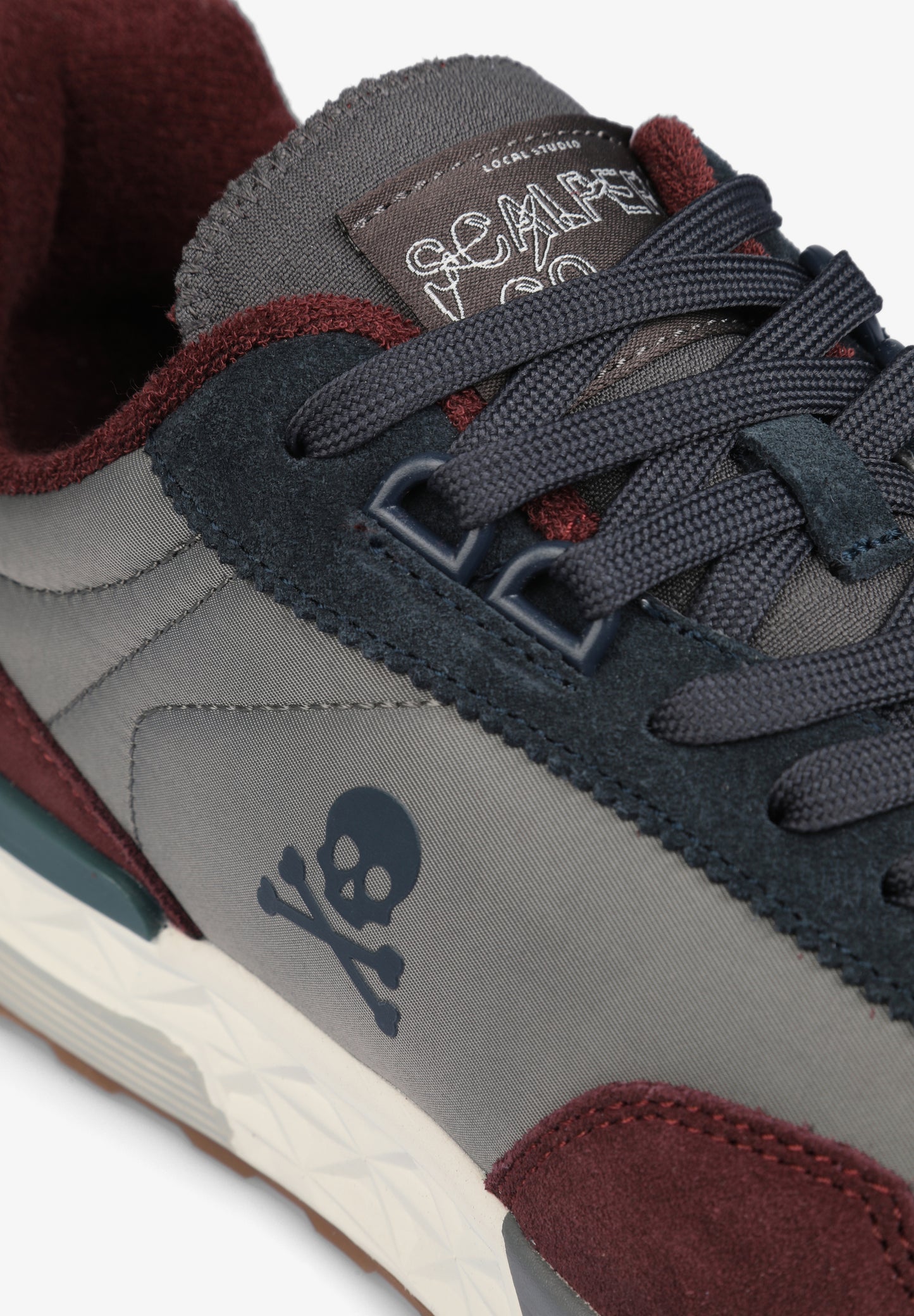 SNEAKERS CALAVERA LATERAL