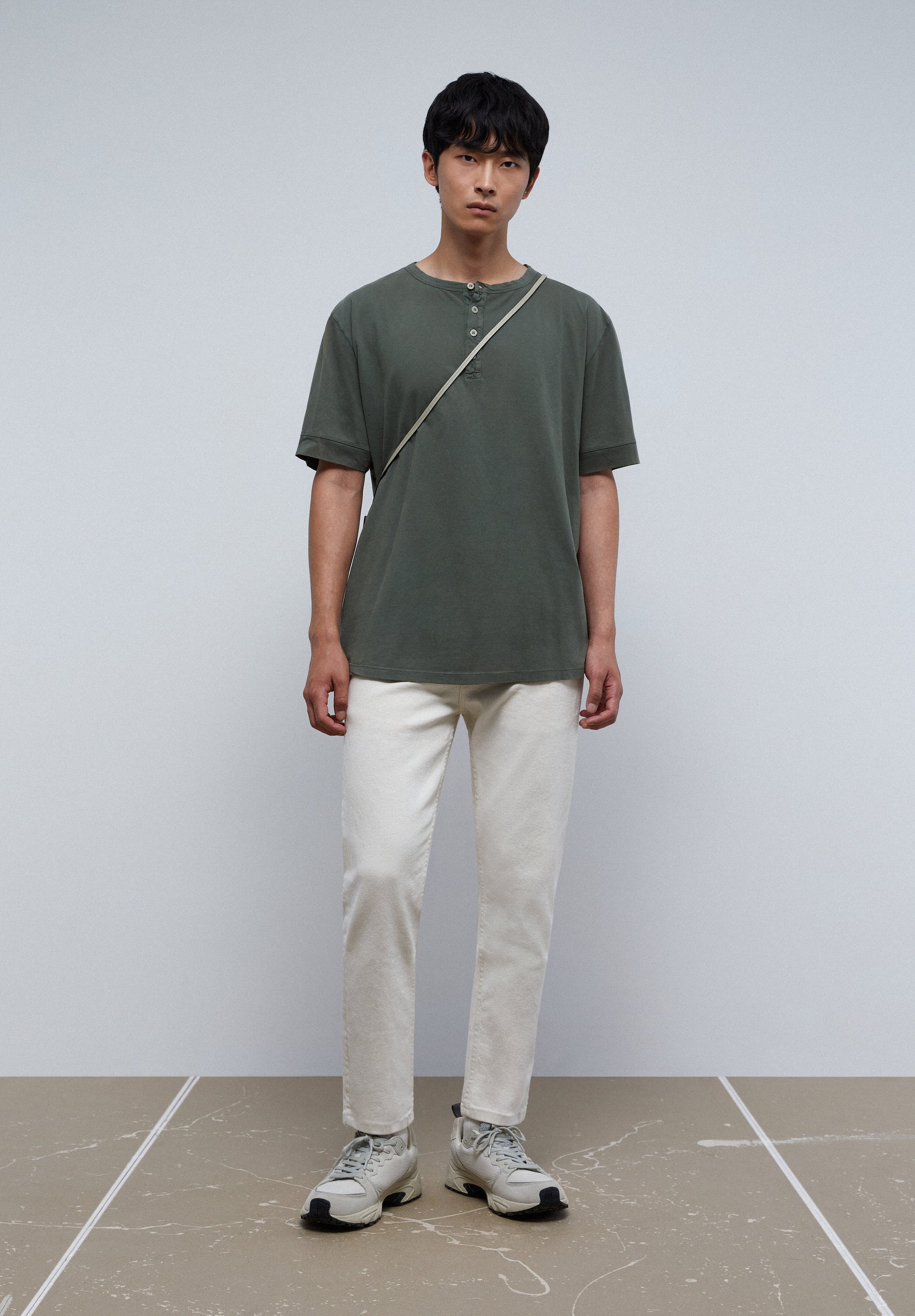 CAMISETA SOFT BOTONES CUELLO