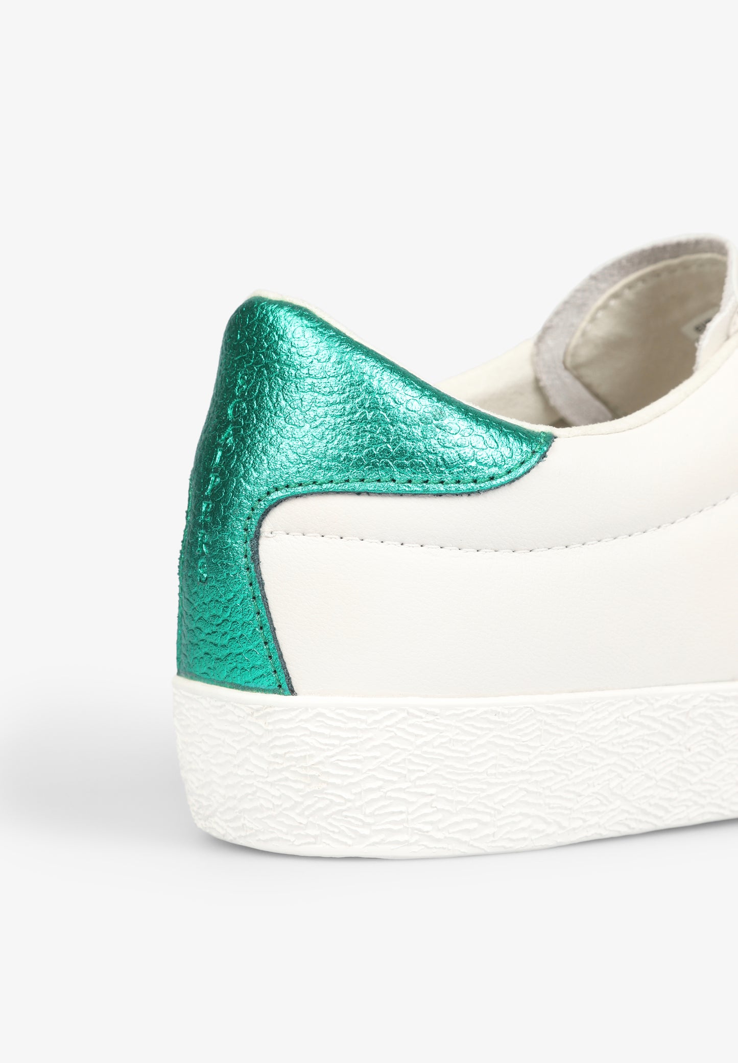 SNEAKERS BAJAS DETALLE METALIZADO