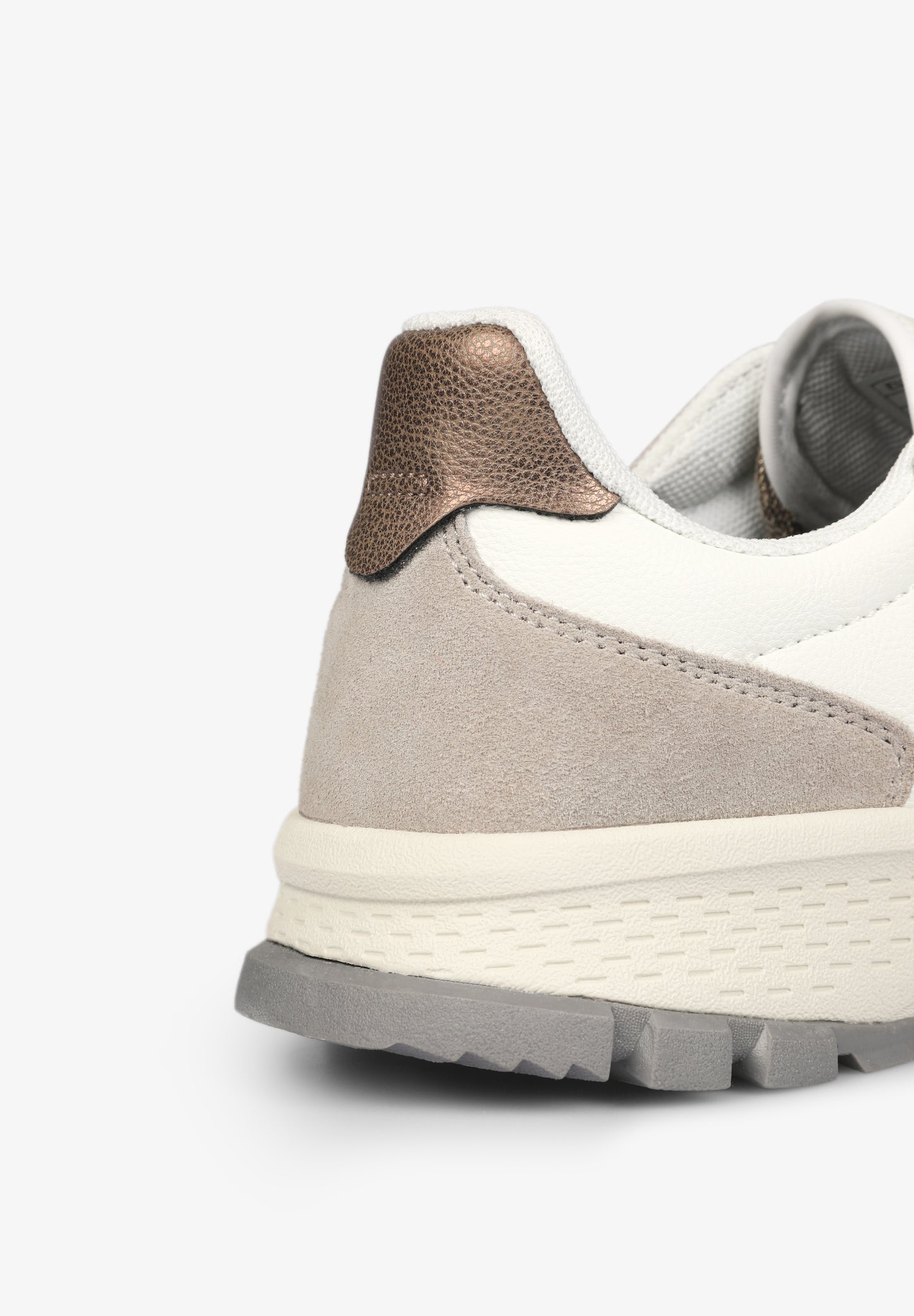 SNEAKERS CALAVERA SUELA DENTADA